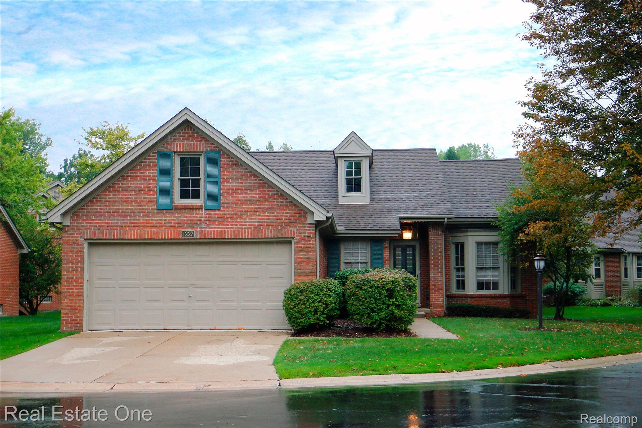 1227 Valley Circle Property Photo 1