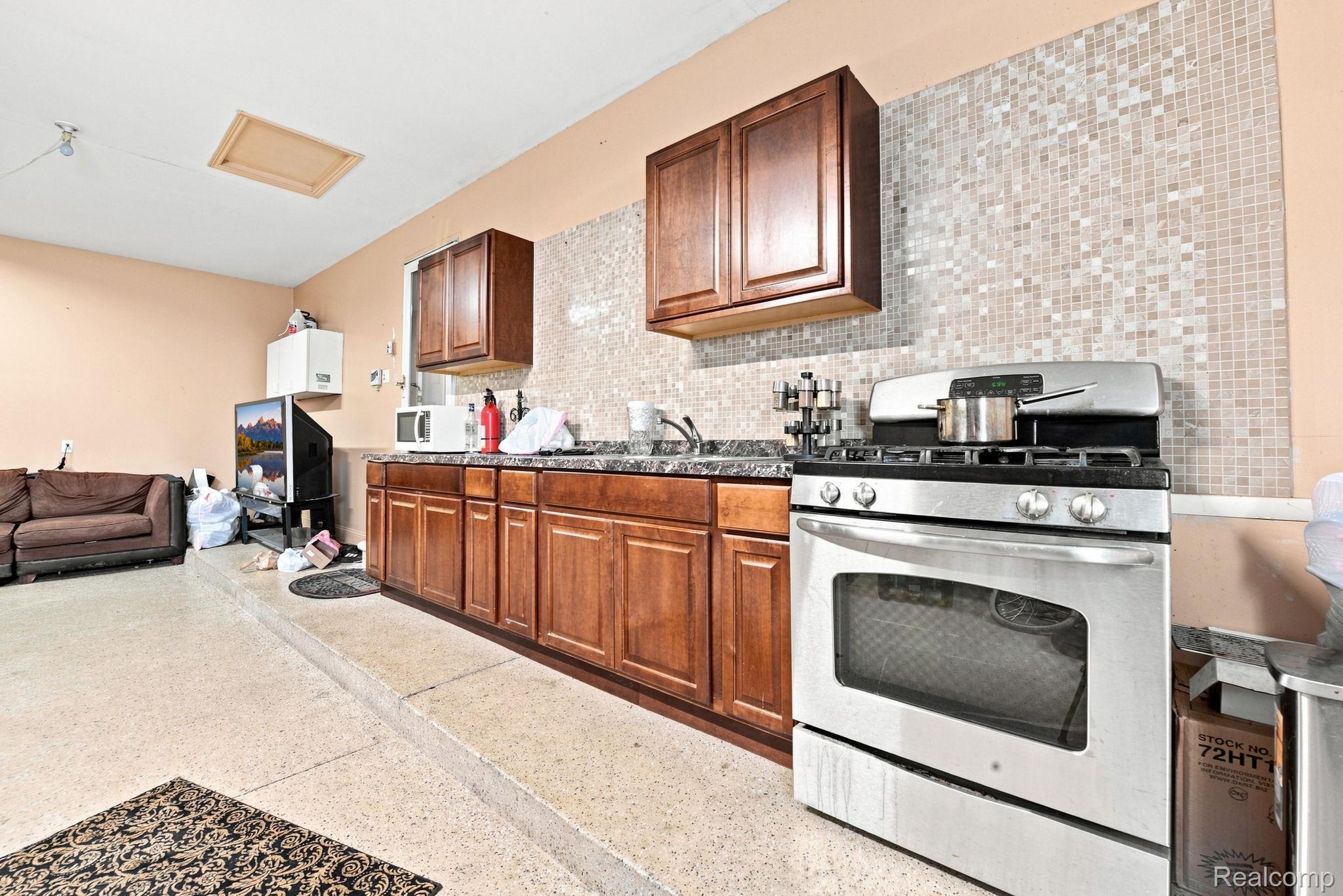 18779 Sandhurst Drive Property Photo 44
