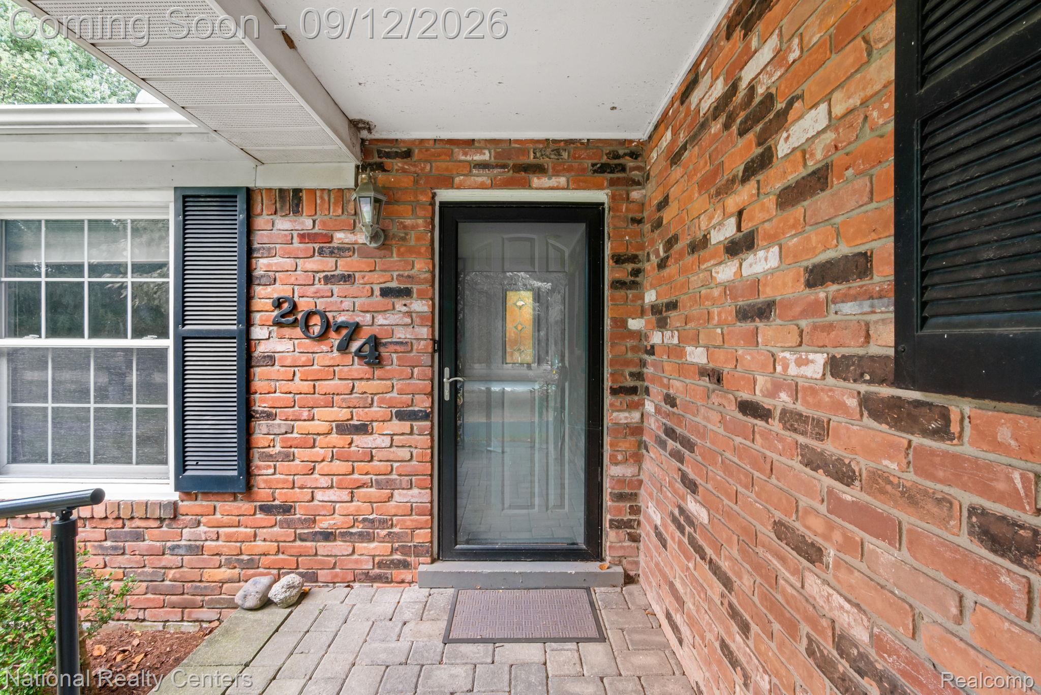 2074 Pear Tree Lane Property Photo 4