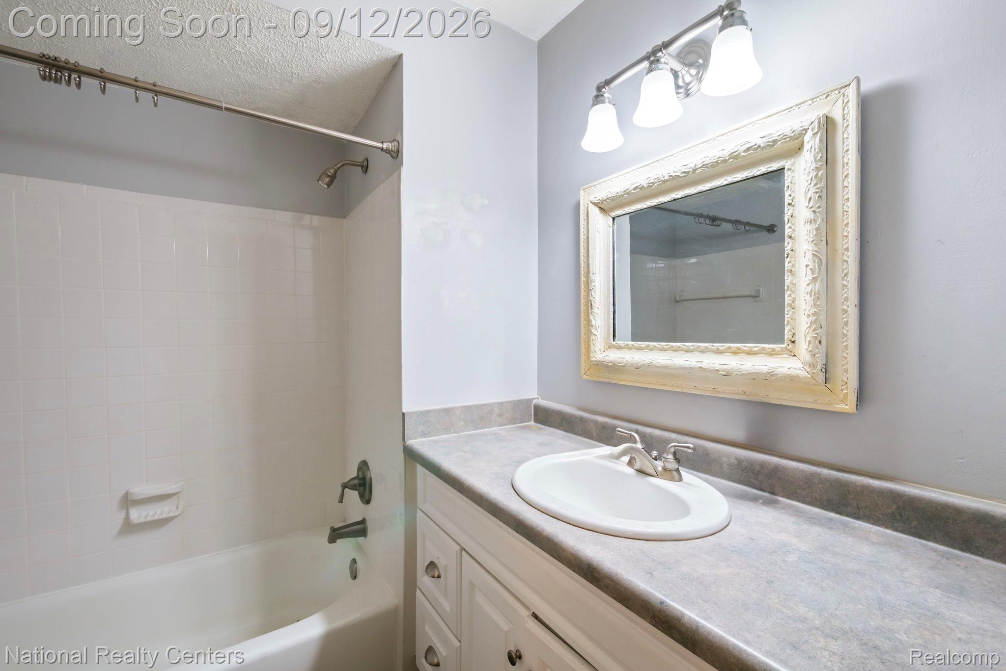 2074 Pear Tree Lane Property Photo 10
