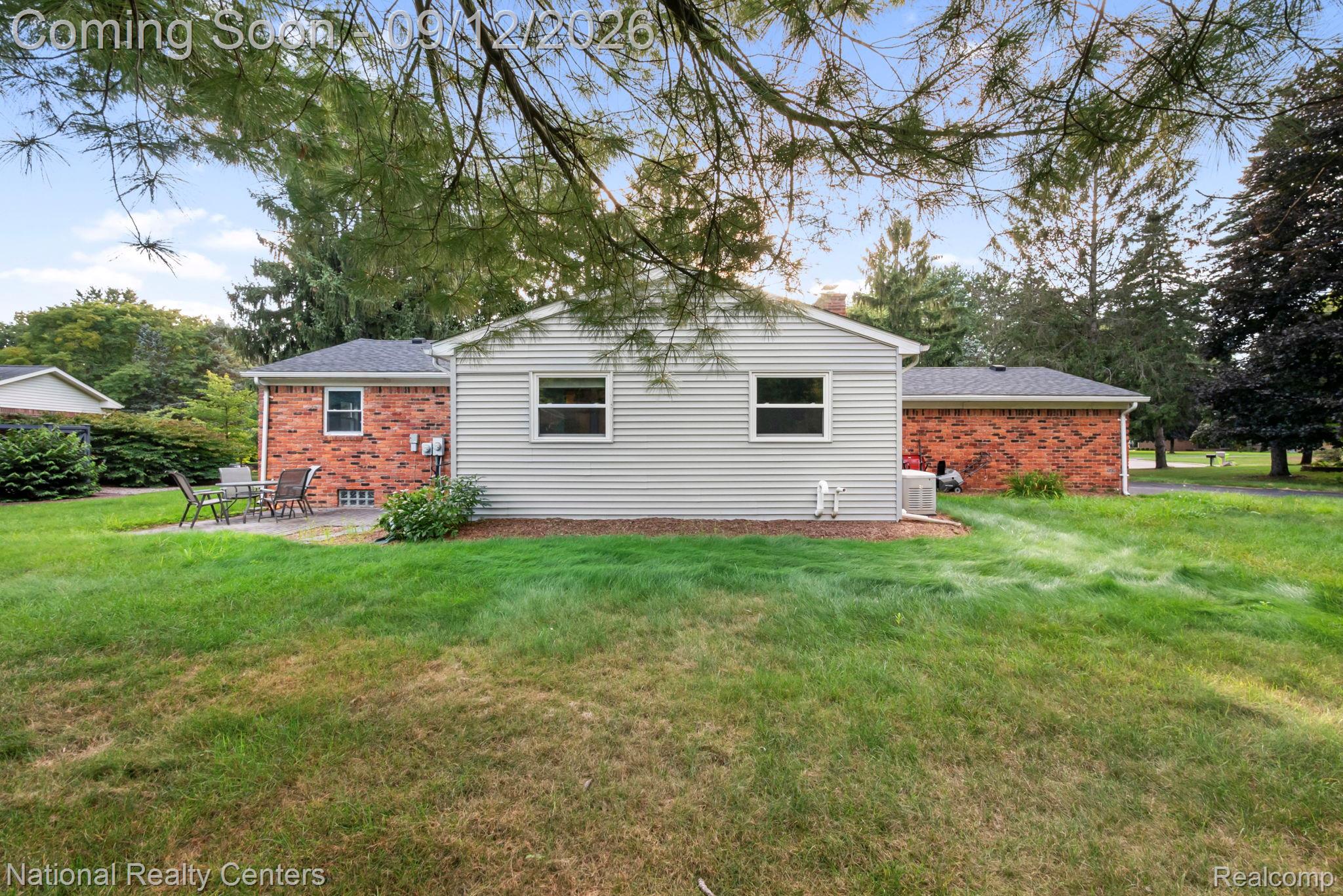 2074 Pear Tree Lane Property Photo 17
