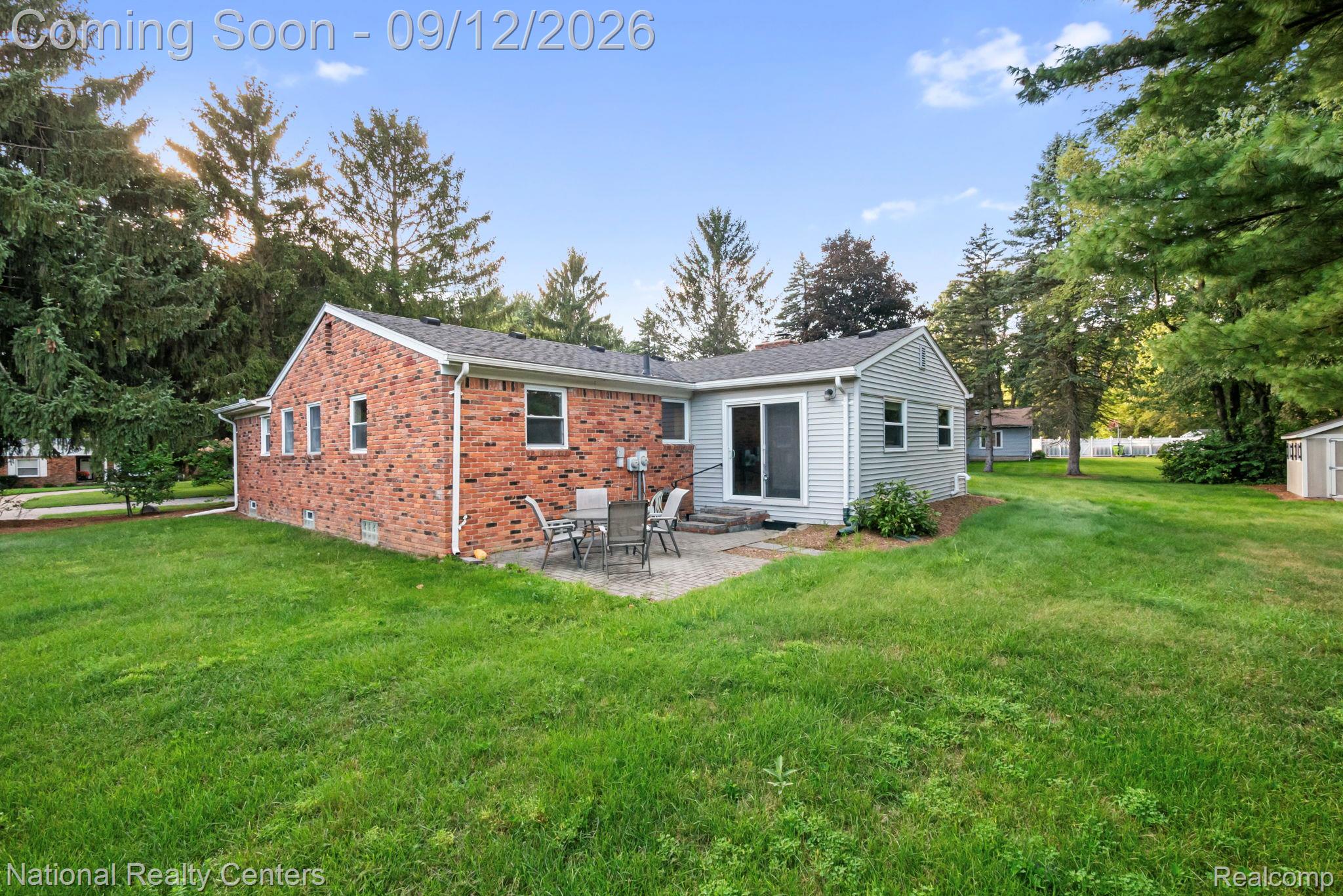 2074 Pear Tree Lane Property Photo 18