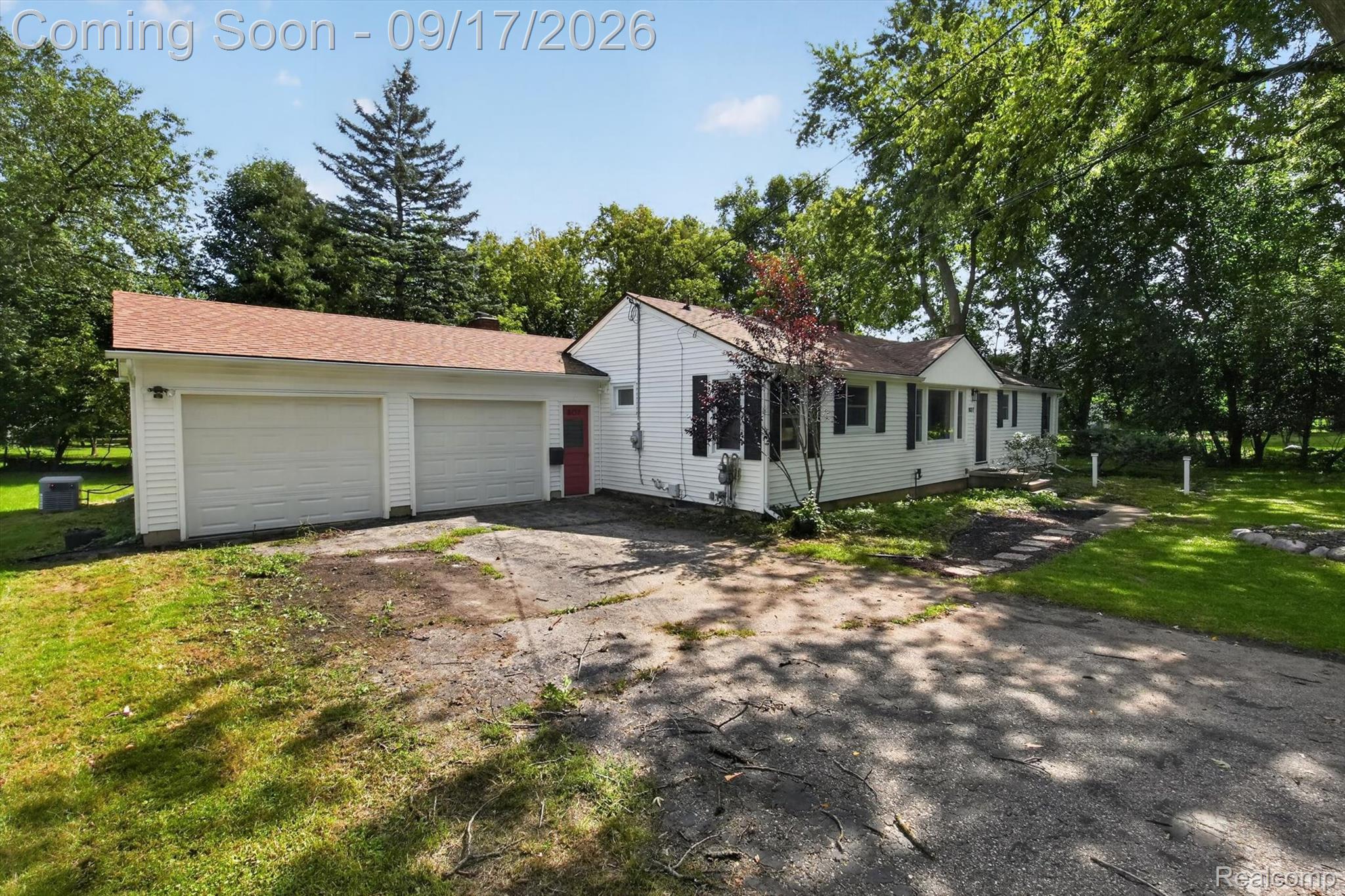 807 S Oak Street Property Photo 1