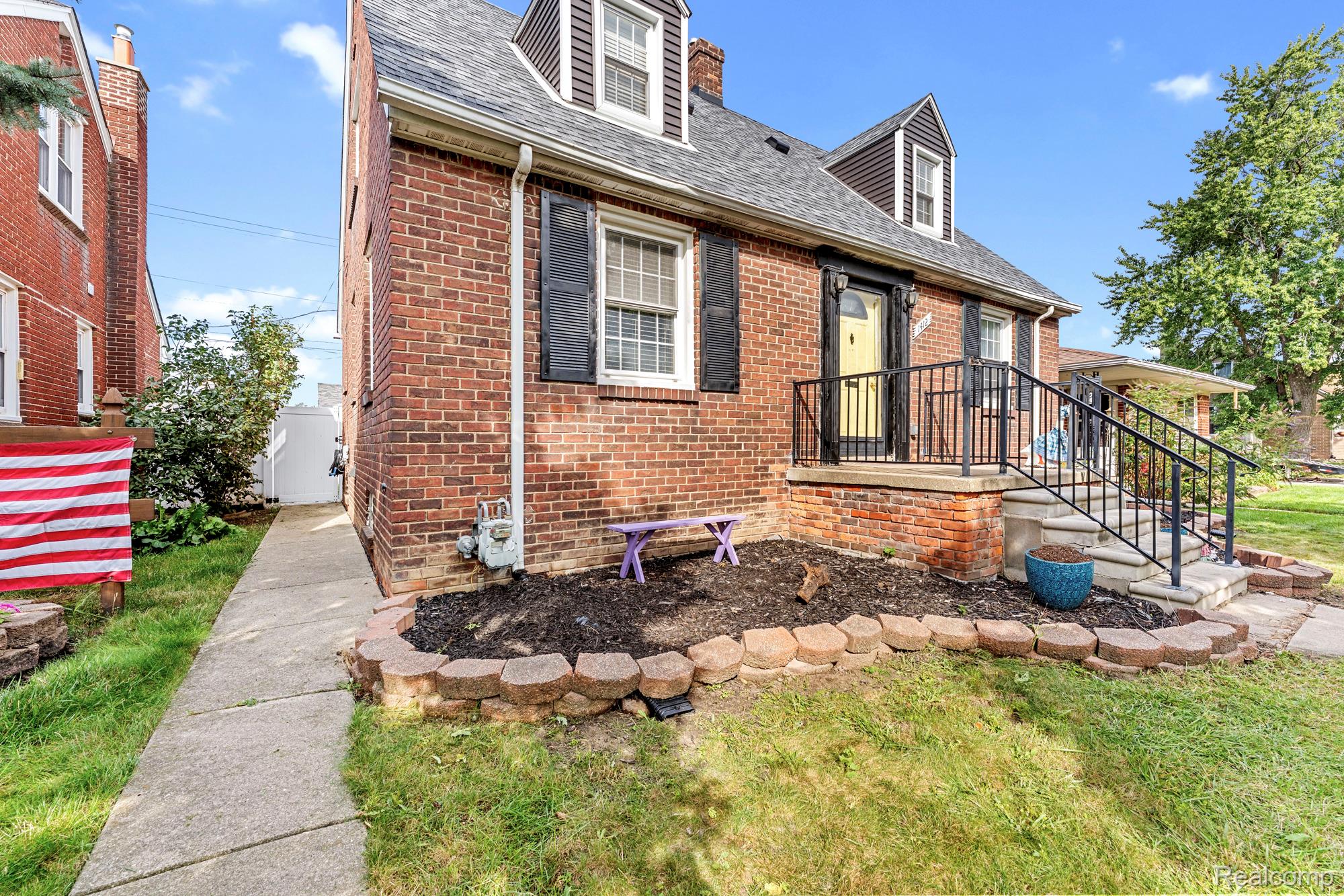 1412 23rd Street Property Photo 2