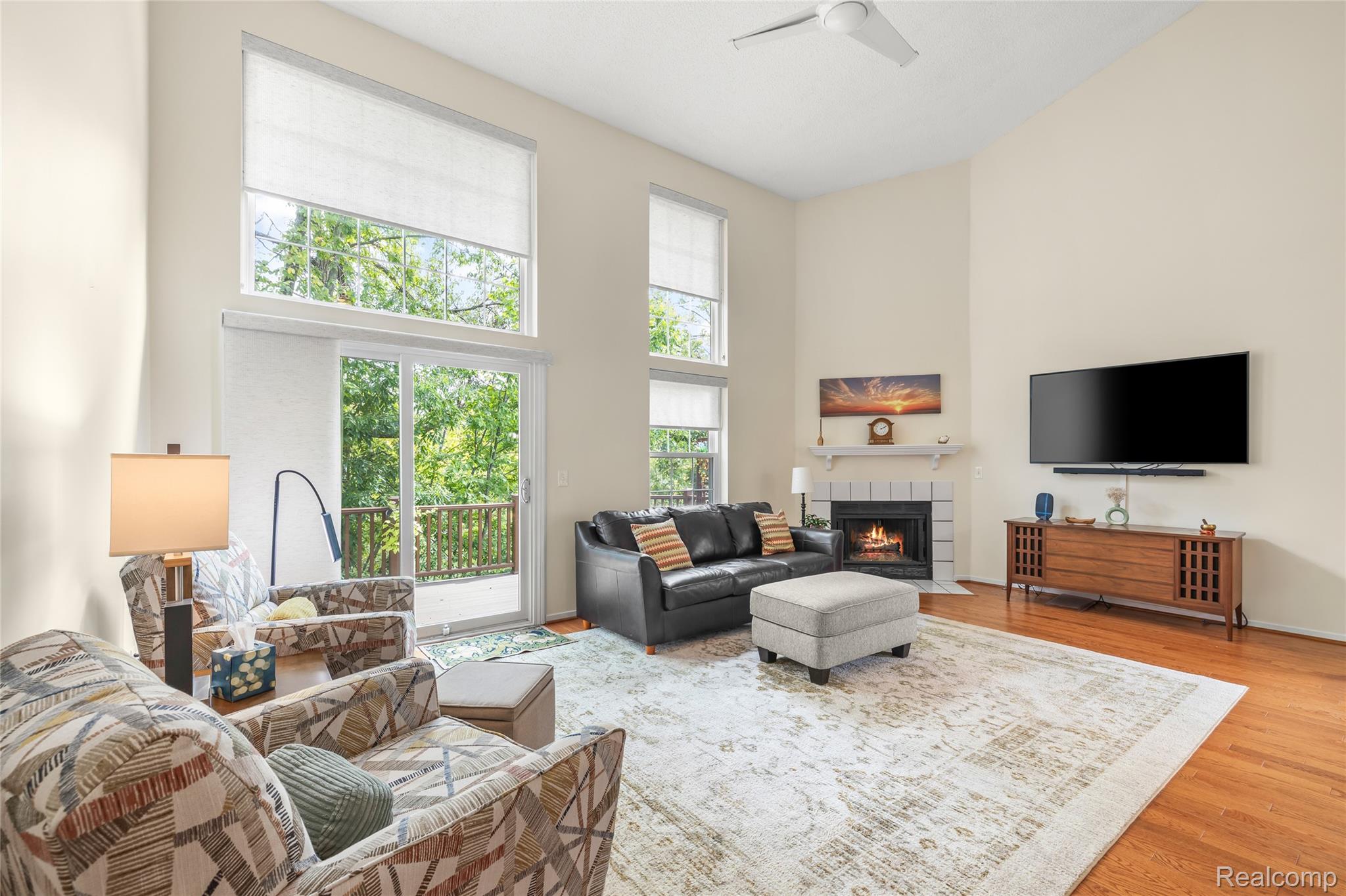 41601 Sleepy Hollow Drive Property Photo 13