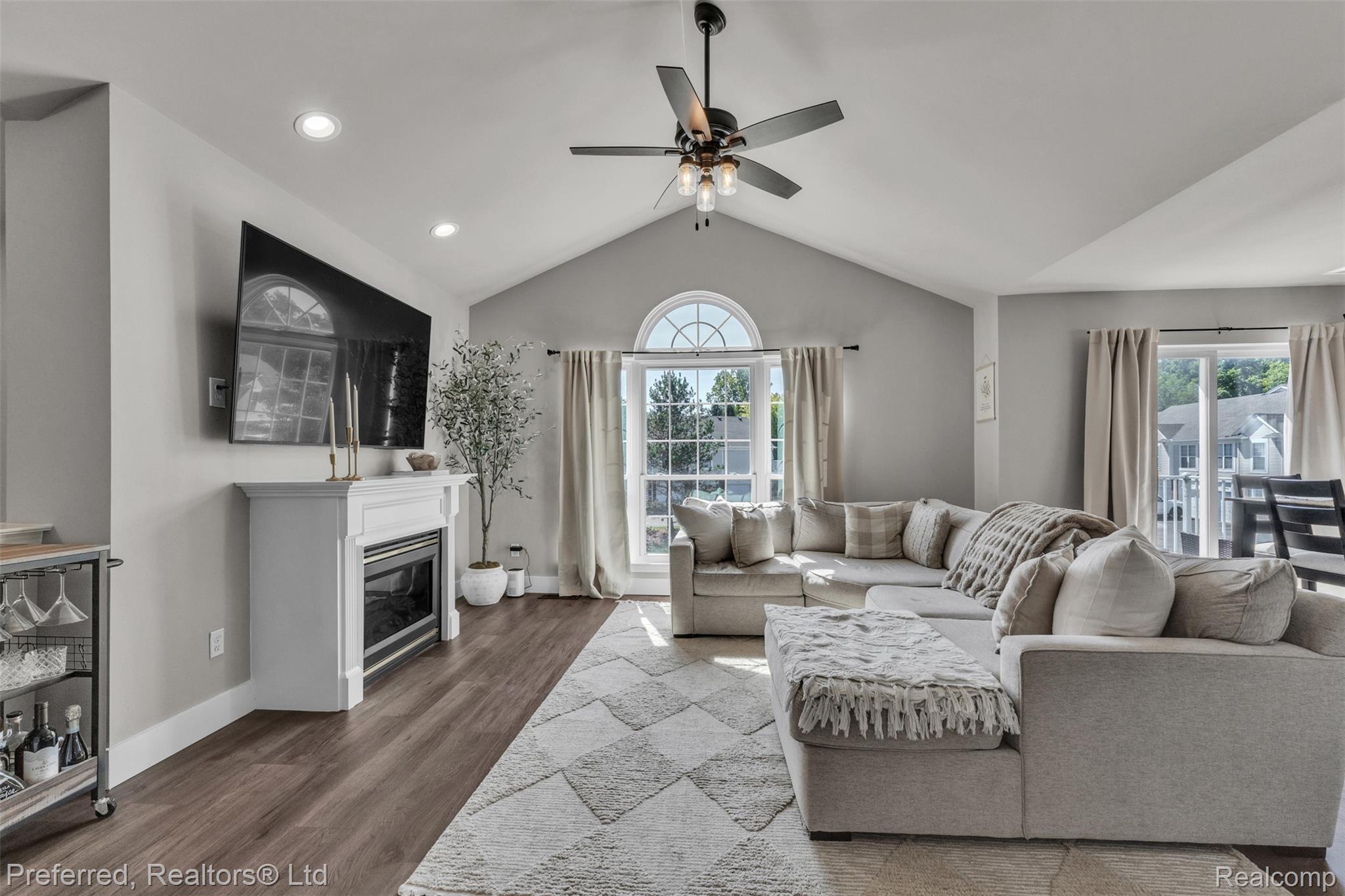 16776 Dover Drive Property Photo 8