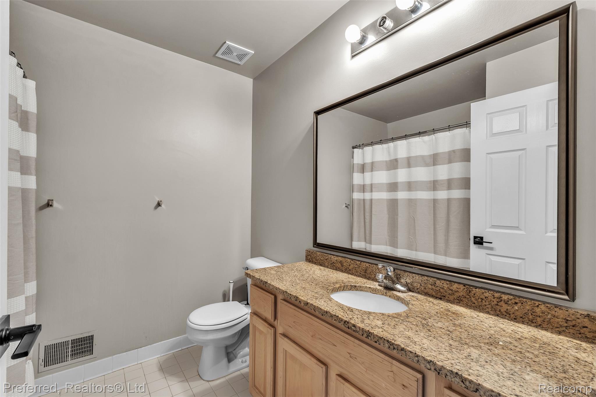 16776 Dover Drive Property Photo 31