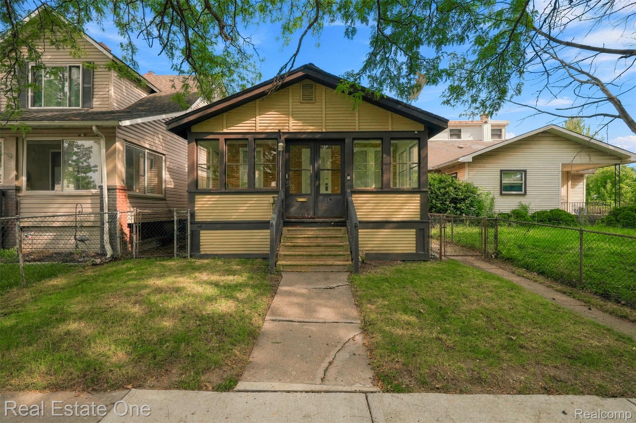 36 W Broadway Street Property Photo 2