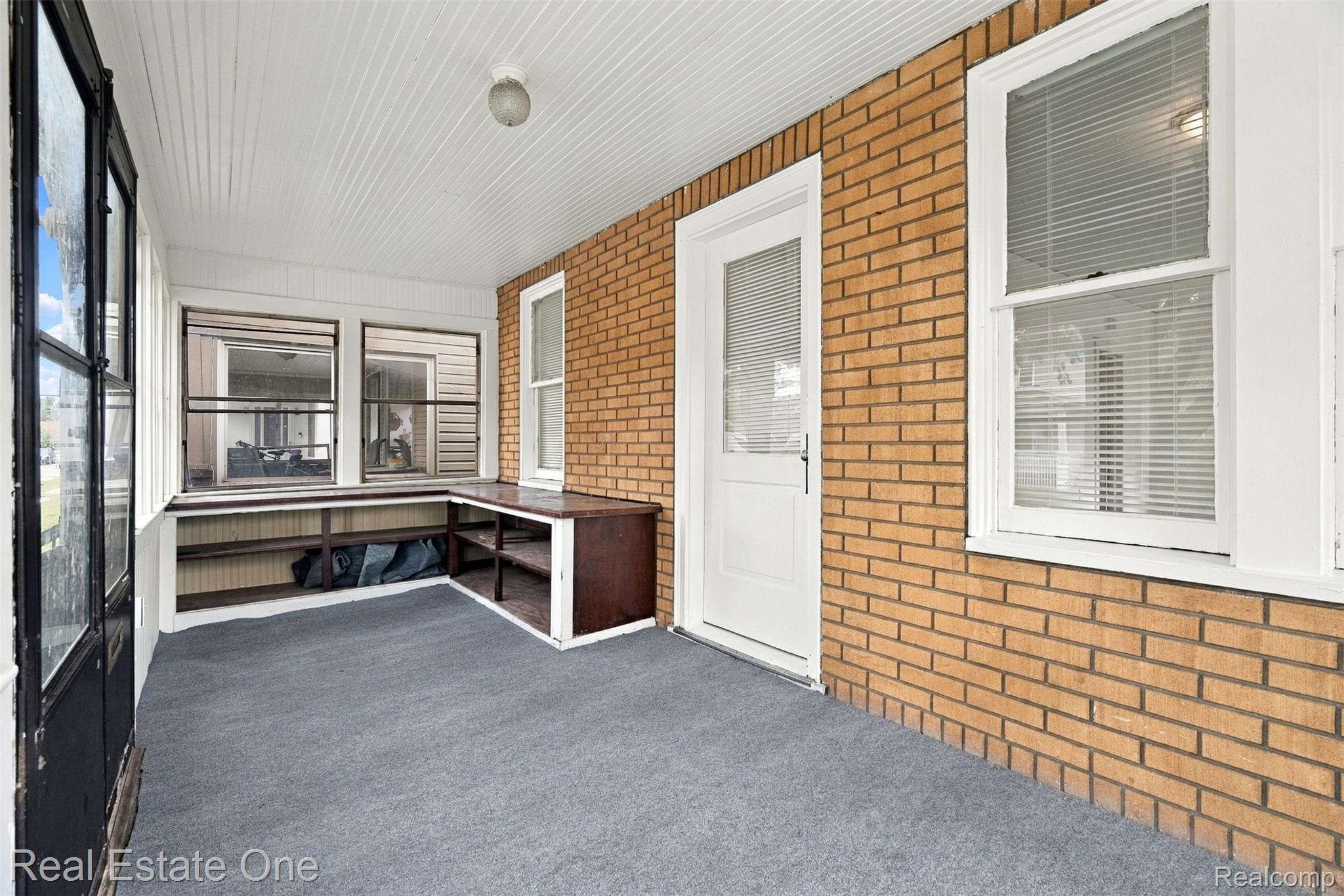 36 W Broadway Street Property Photo 3