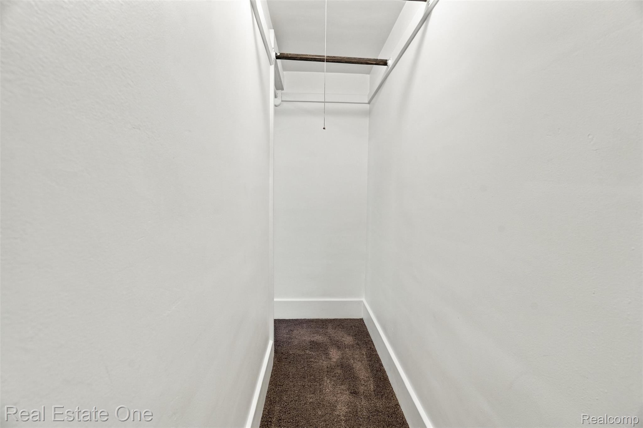 36 W Broadway Street Property Photo 9