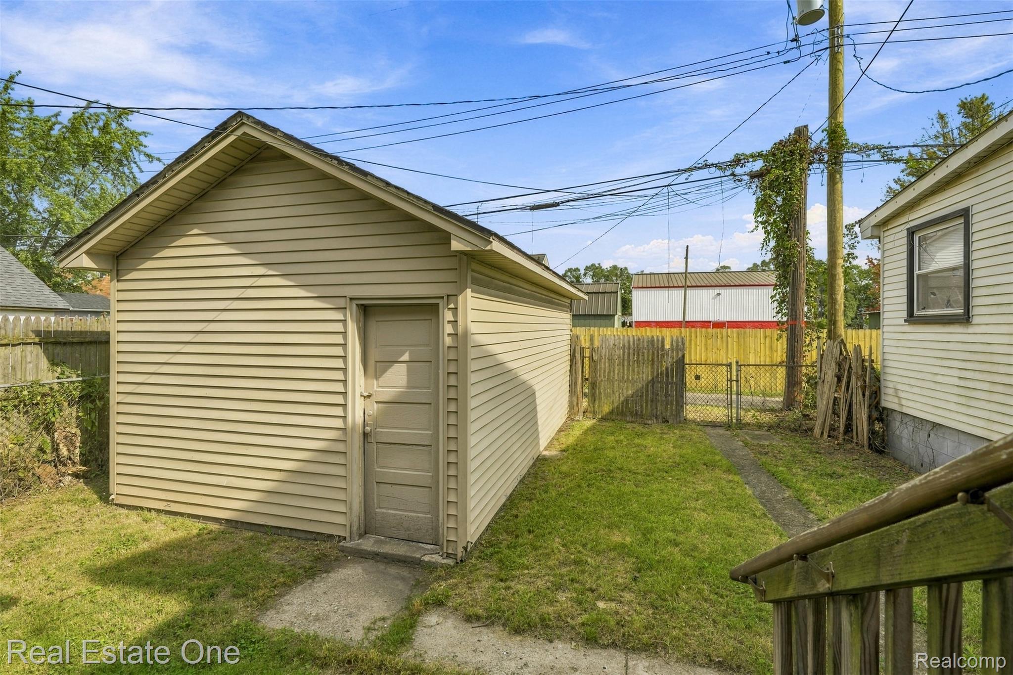 36 W Broadway Street Property Photo 23