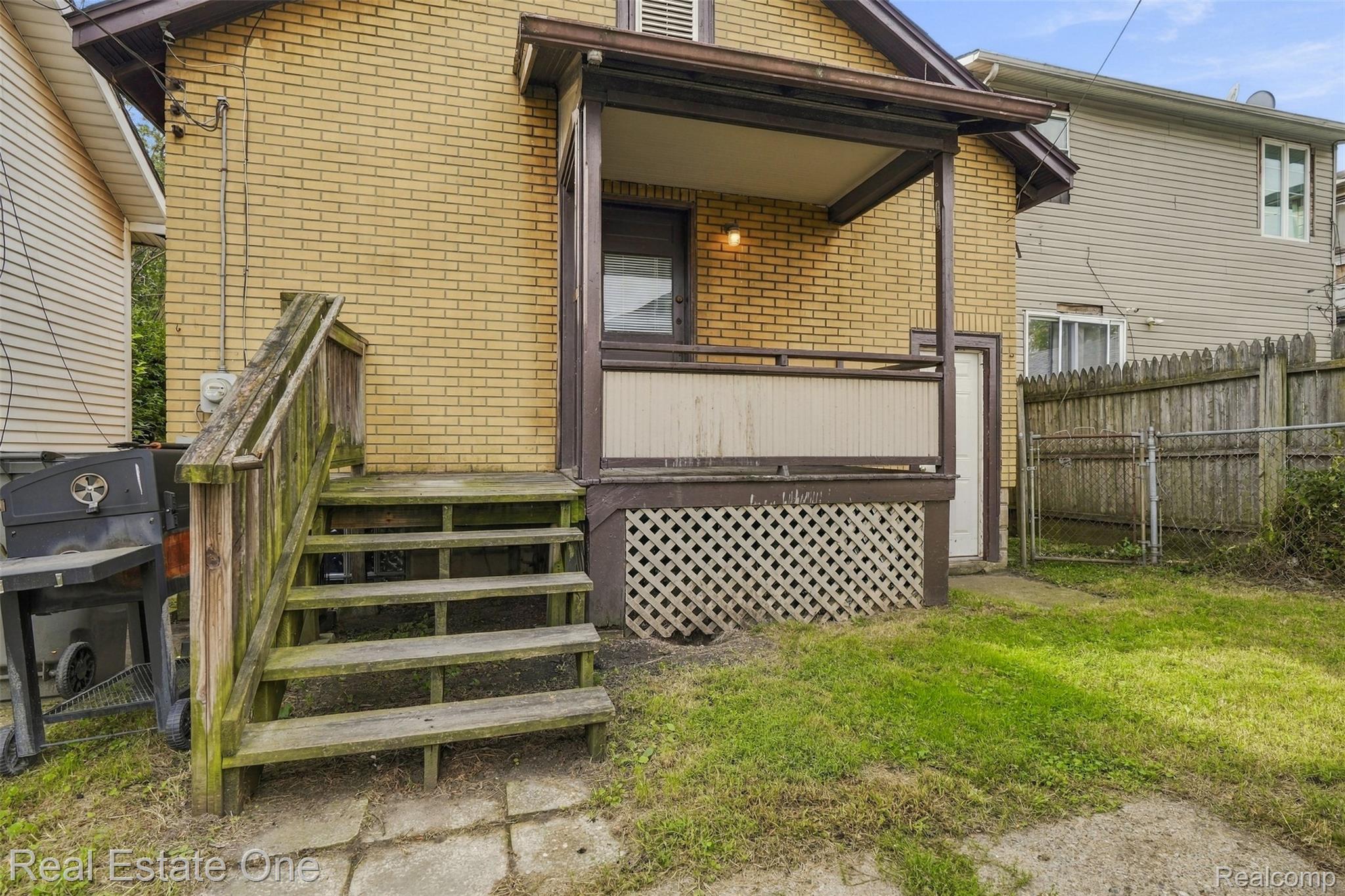 36 W Broadway Street Property Photo 24