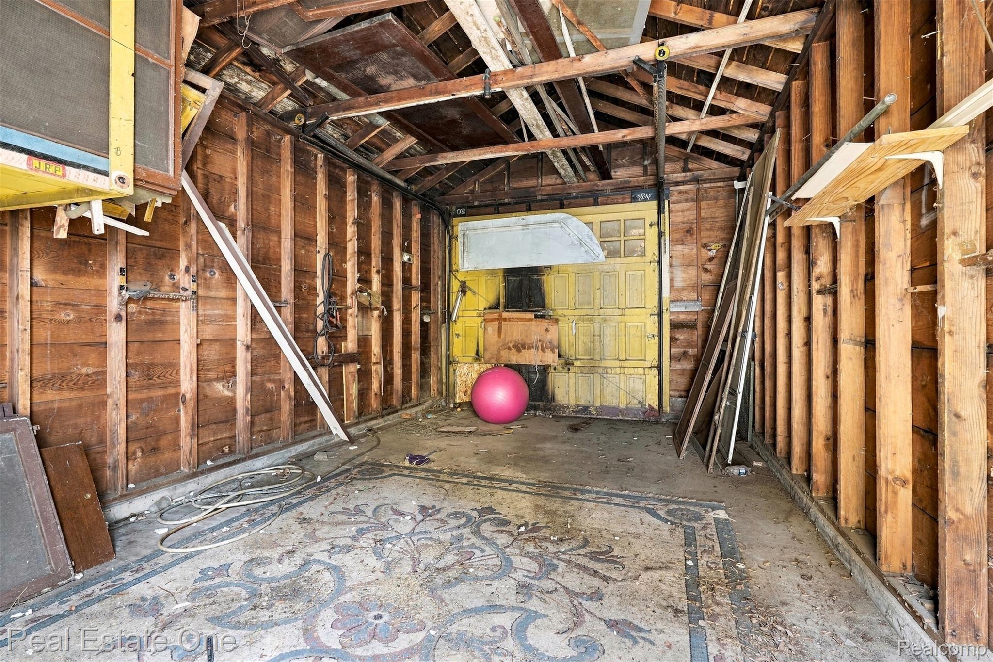 36 W Broadway Street Property Photo 25