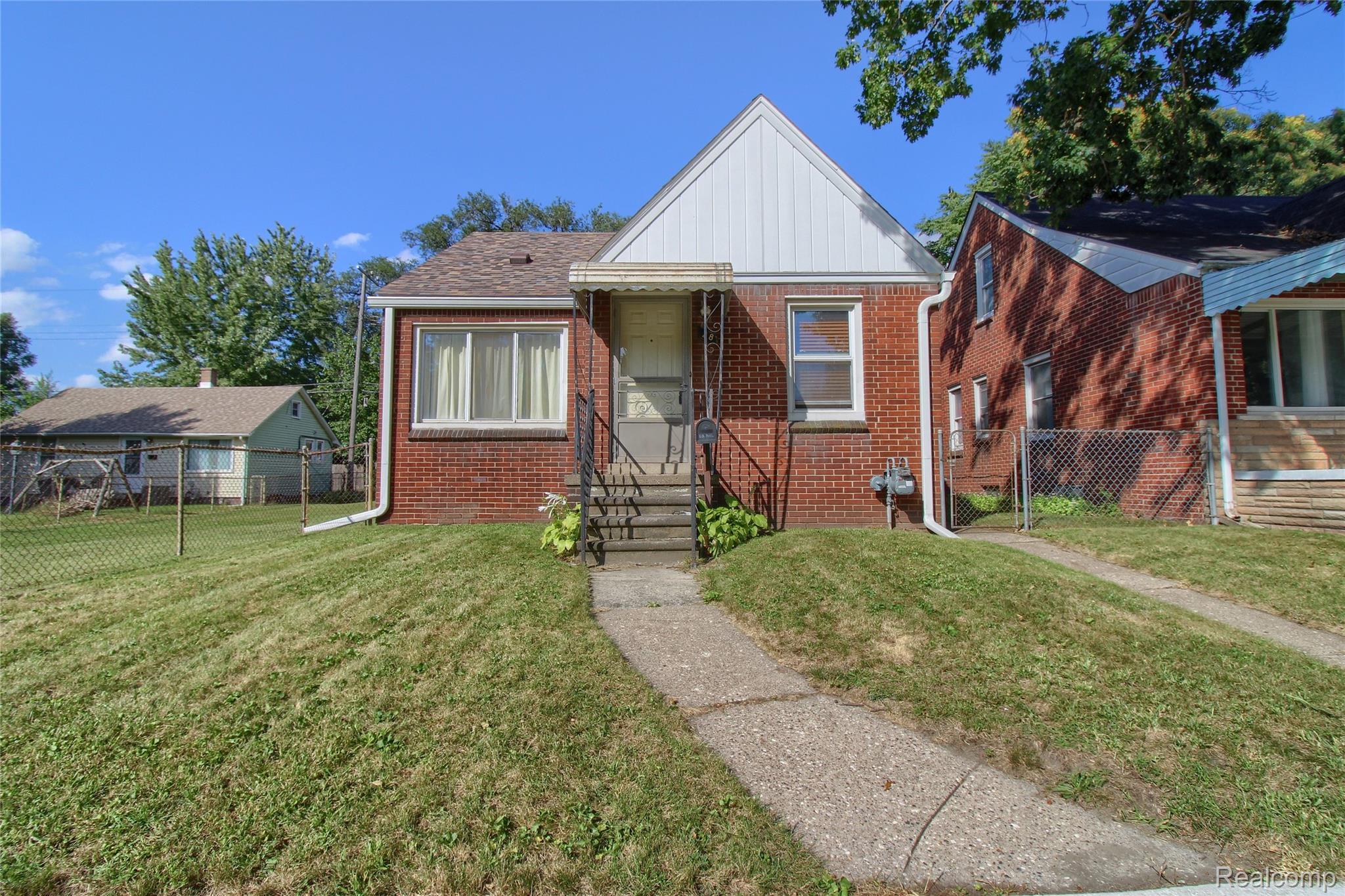 28 W Auburn Street Property Photo 1