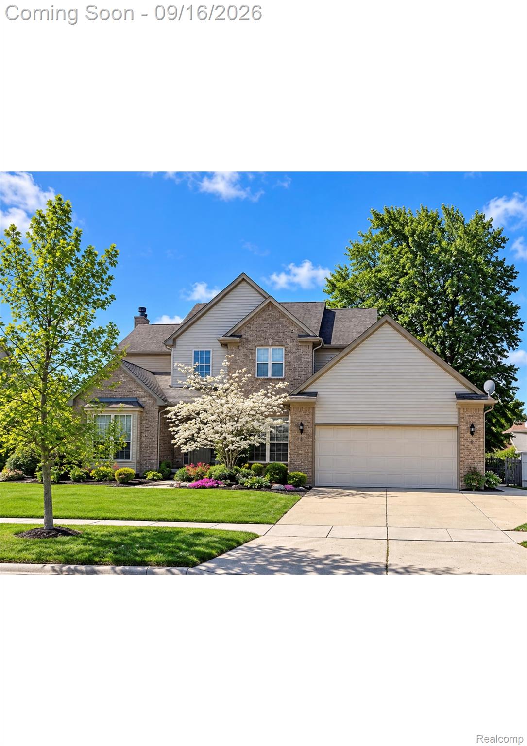 36784 Orchard Lake Drive Property Photo 1