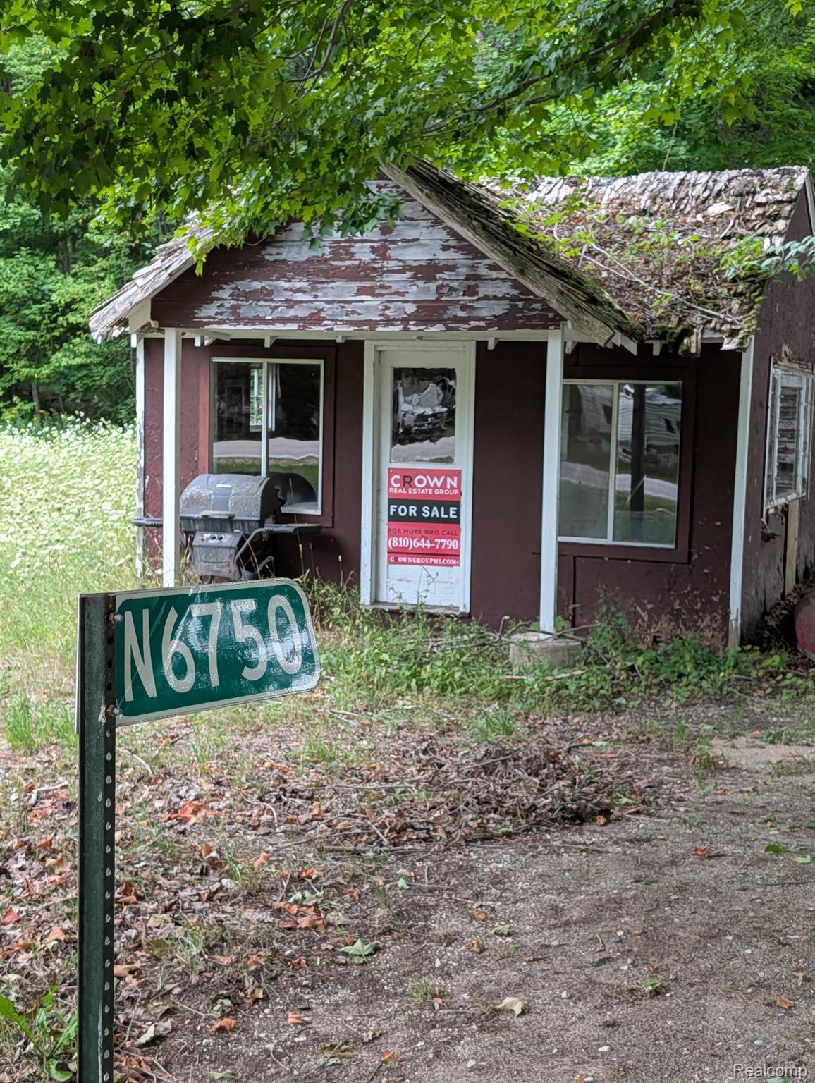 6750 Hiawatha Trail Property Photo 1