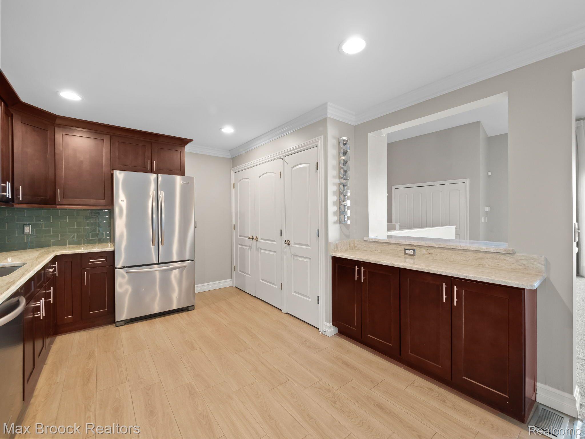 6608 Maple Lakes Drive Property Photo 19