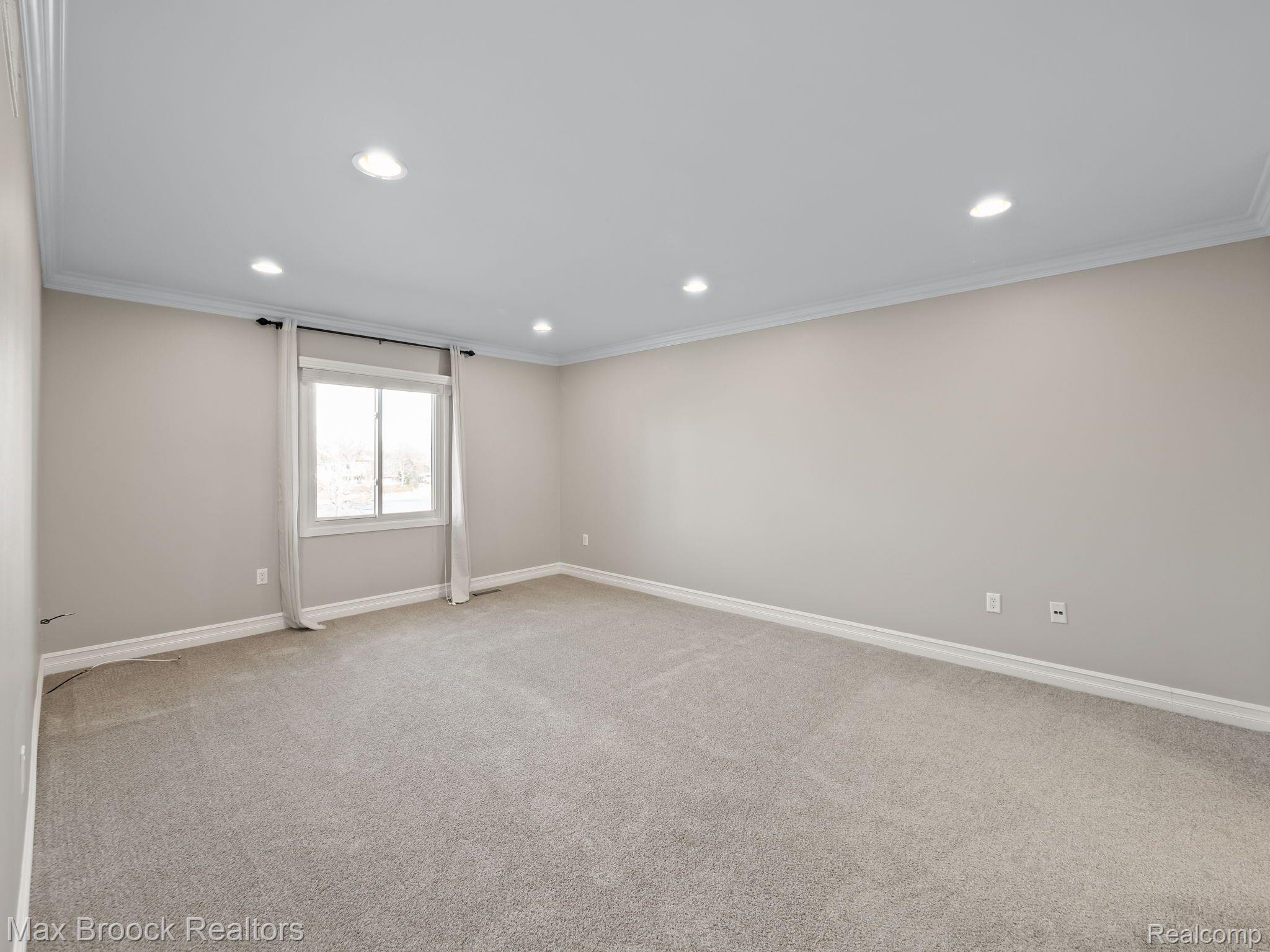 6608 Maple Lakes Drive Property Photo 26