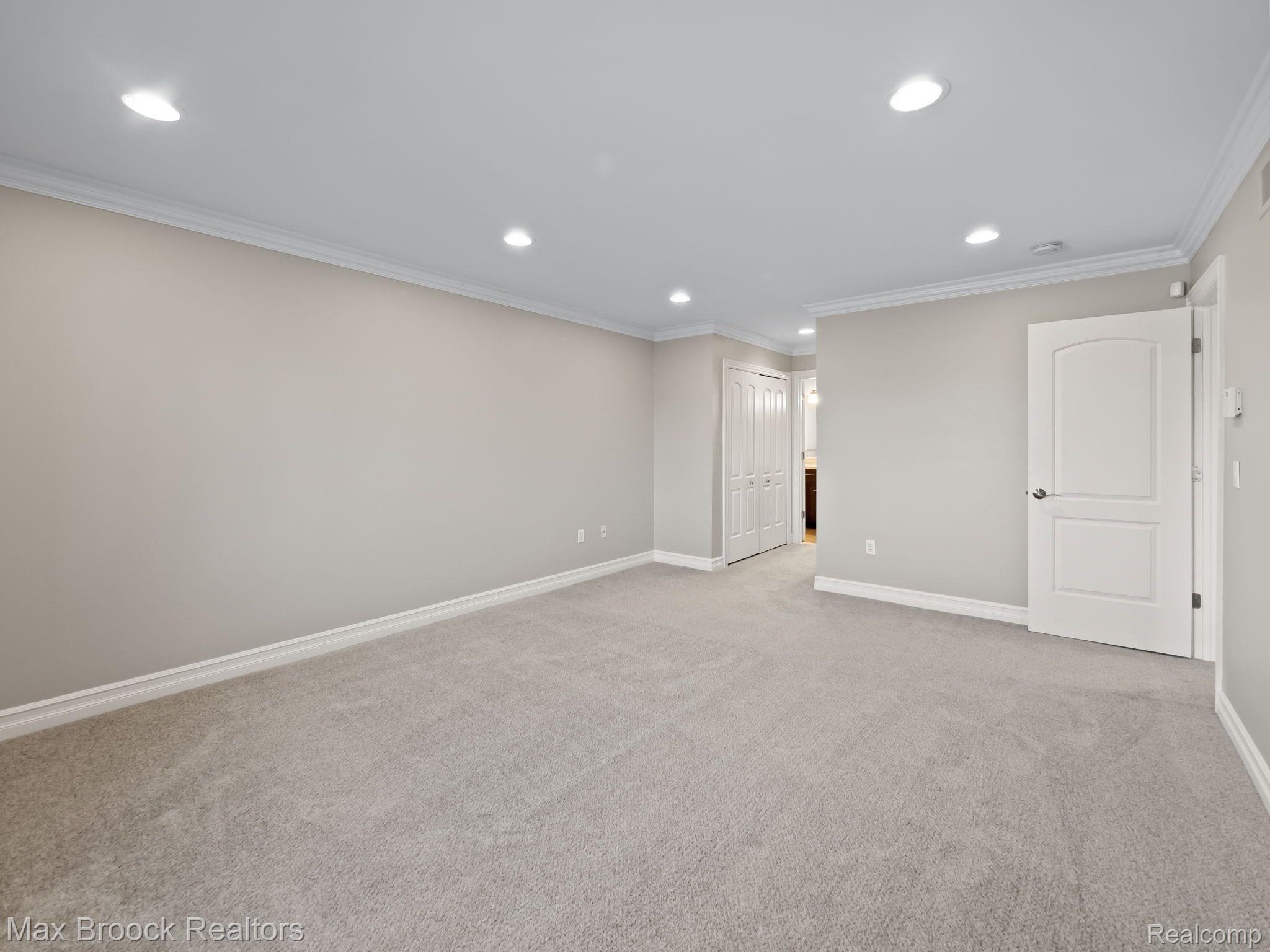 6608 Maple Lakes Drive Property Photo 27