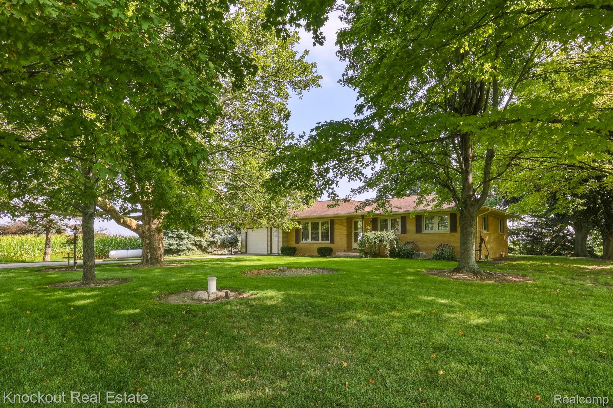 4953 S Reese Road Property Photo 1