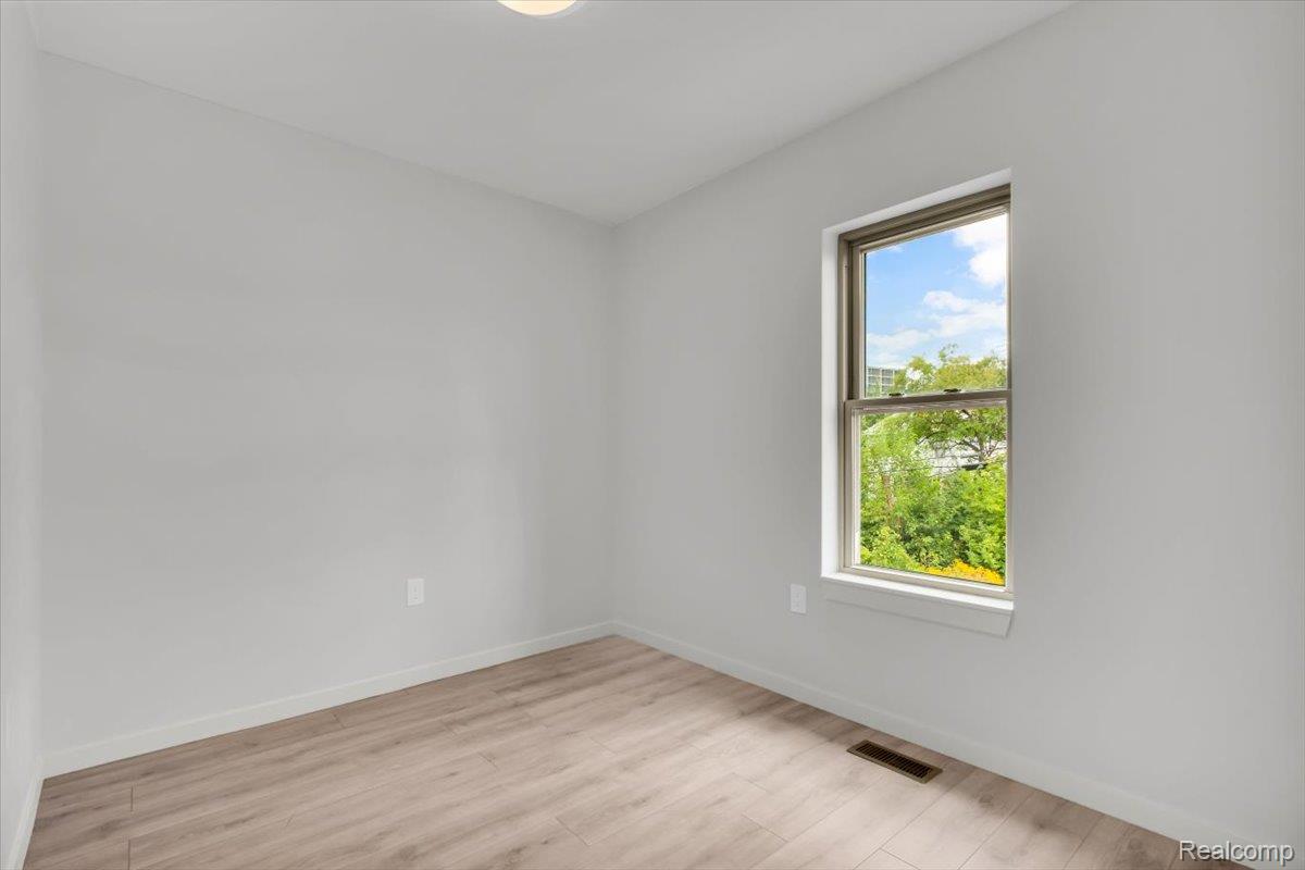 6176 16th Street Property Photo 13