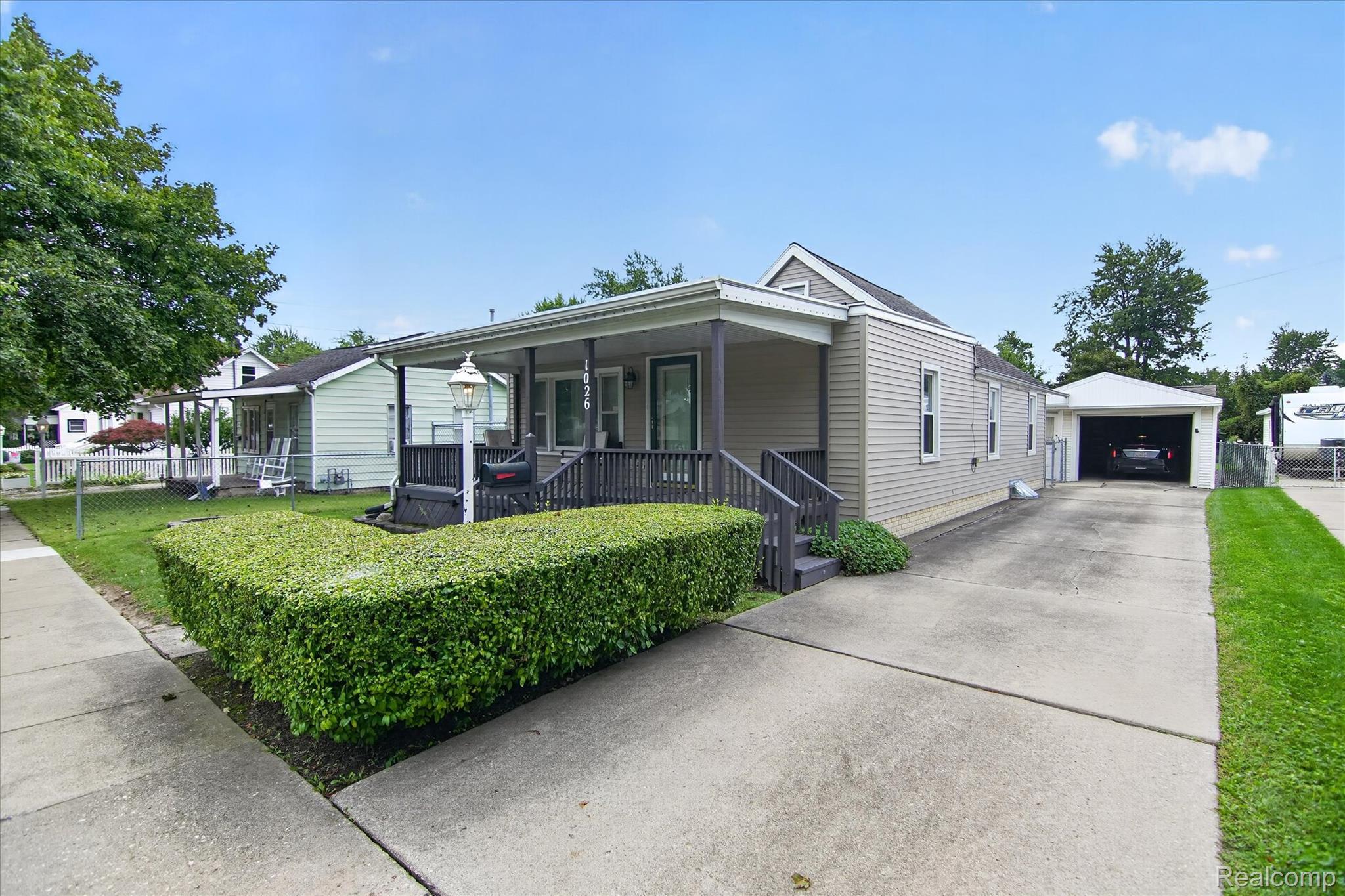 1026 Bristol Street Property Photo 4