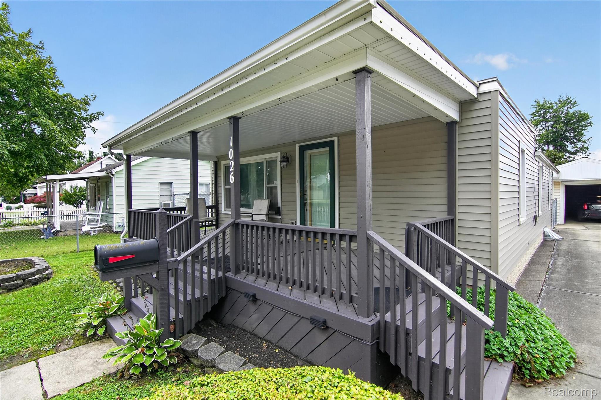 1026 Bristol Street Property Photo 5
