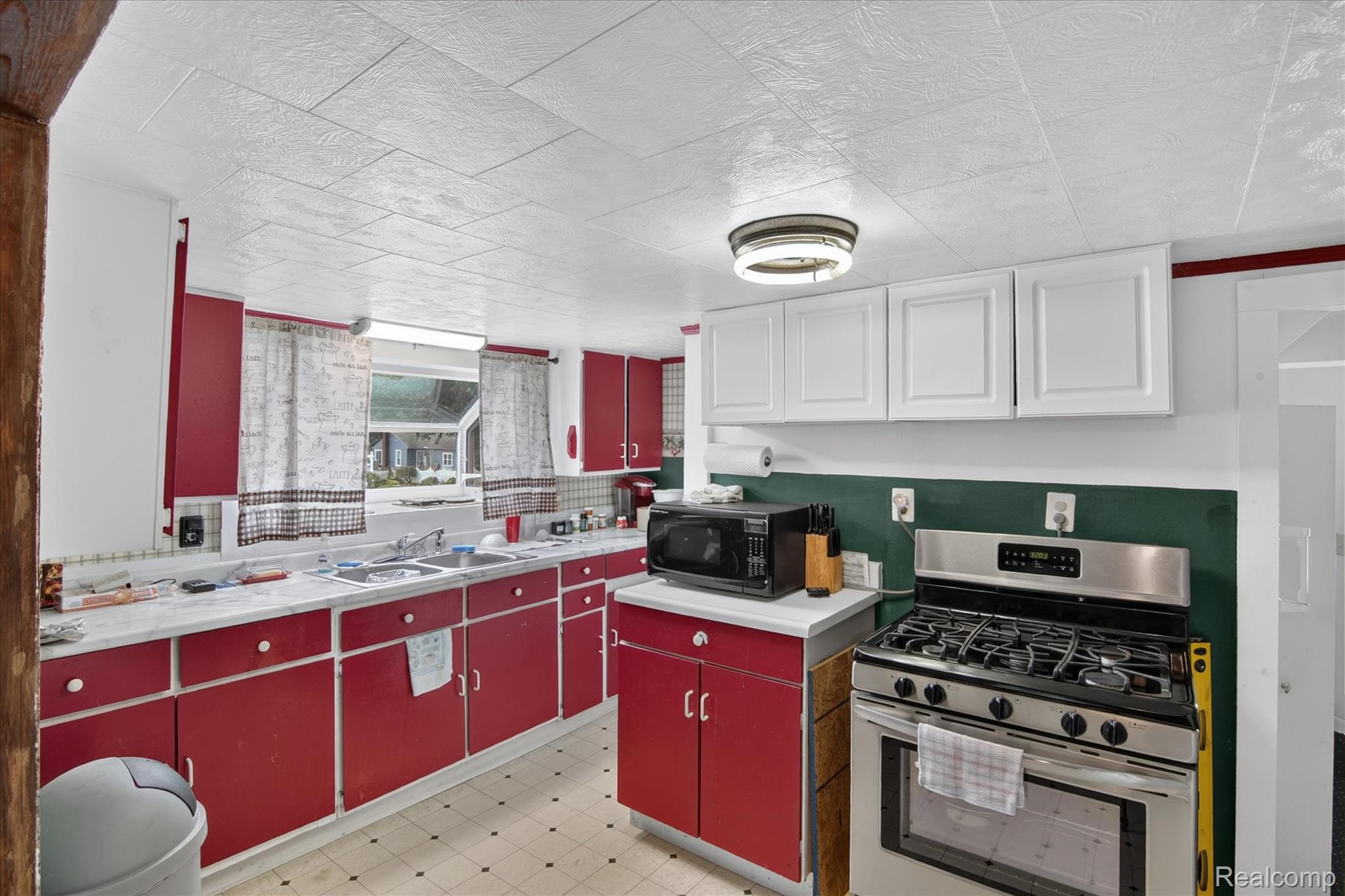 1026 Bristol Street Property Photo 18