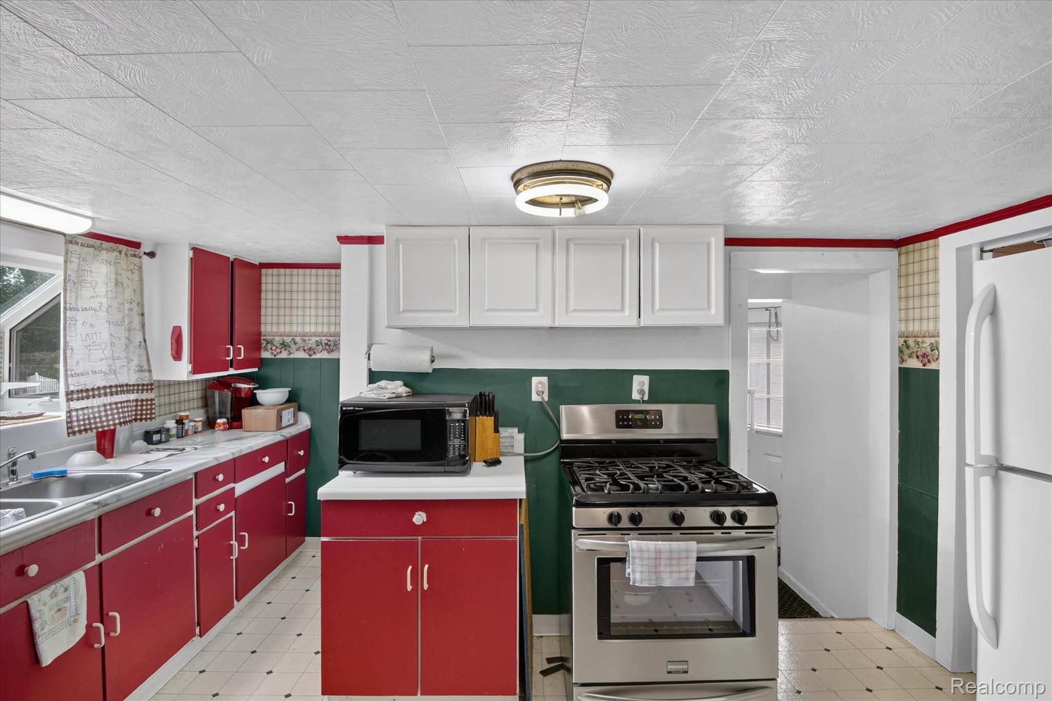 1026 Bristol Street Property Photo 21