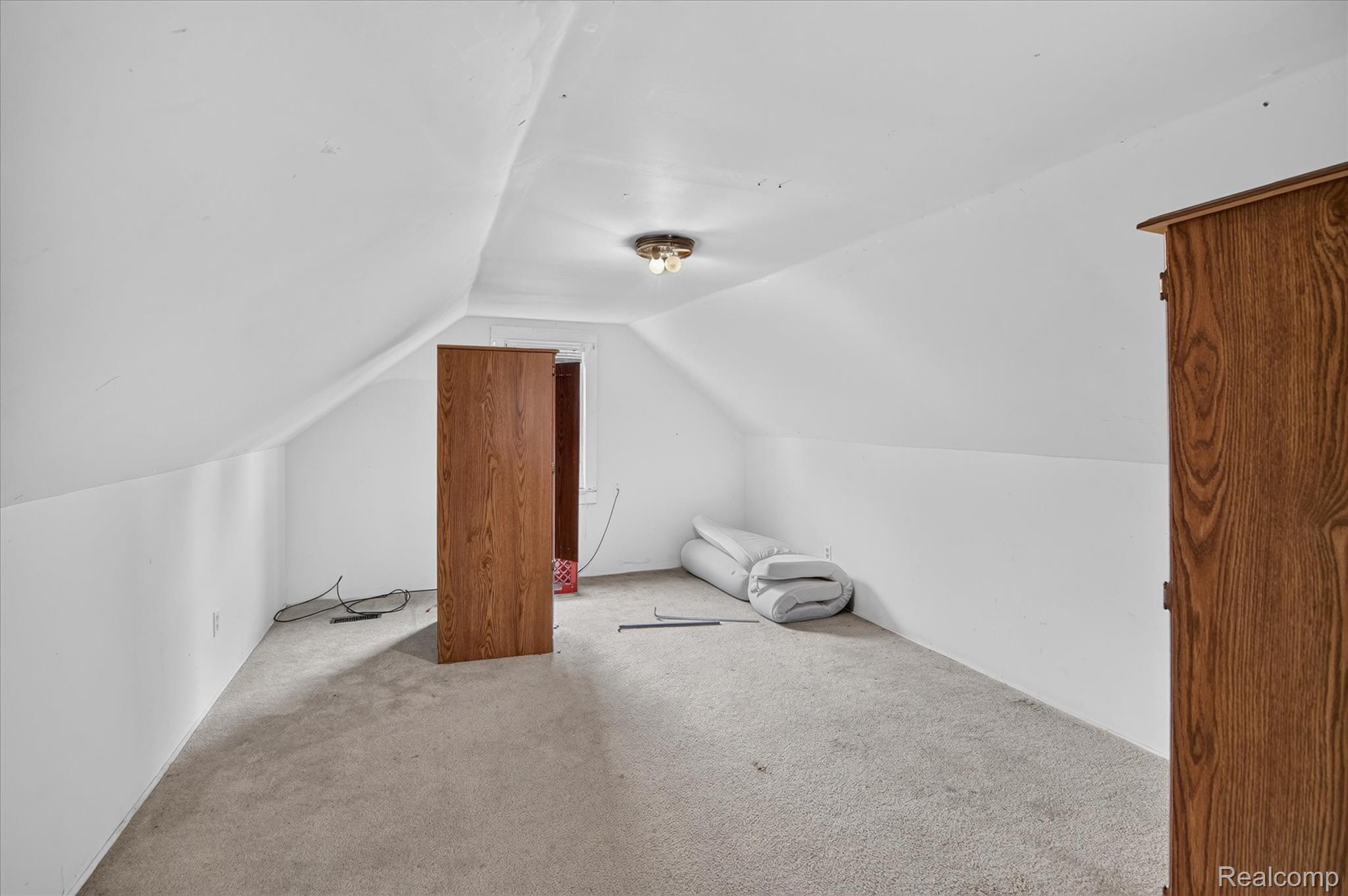 1026 Bristol Street Property Photo 28