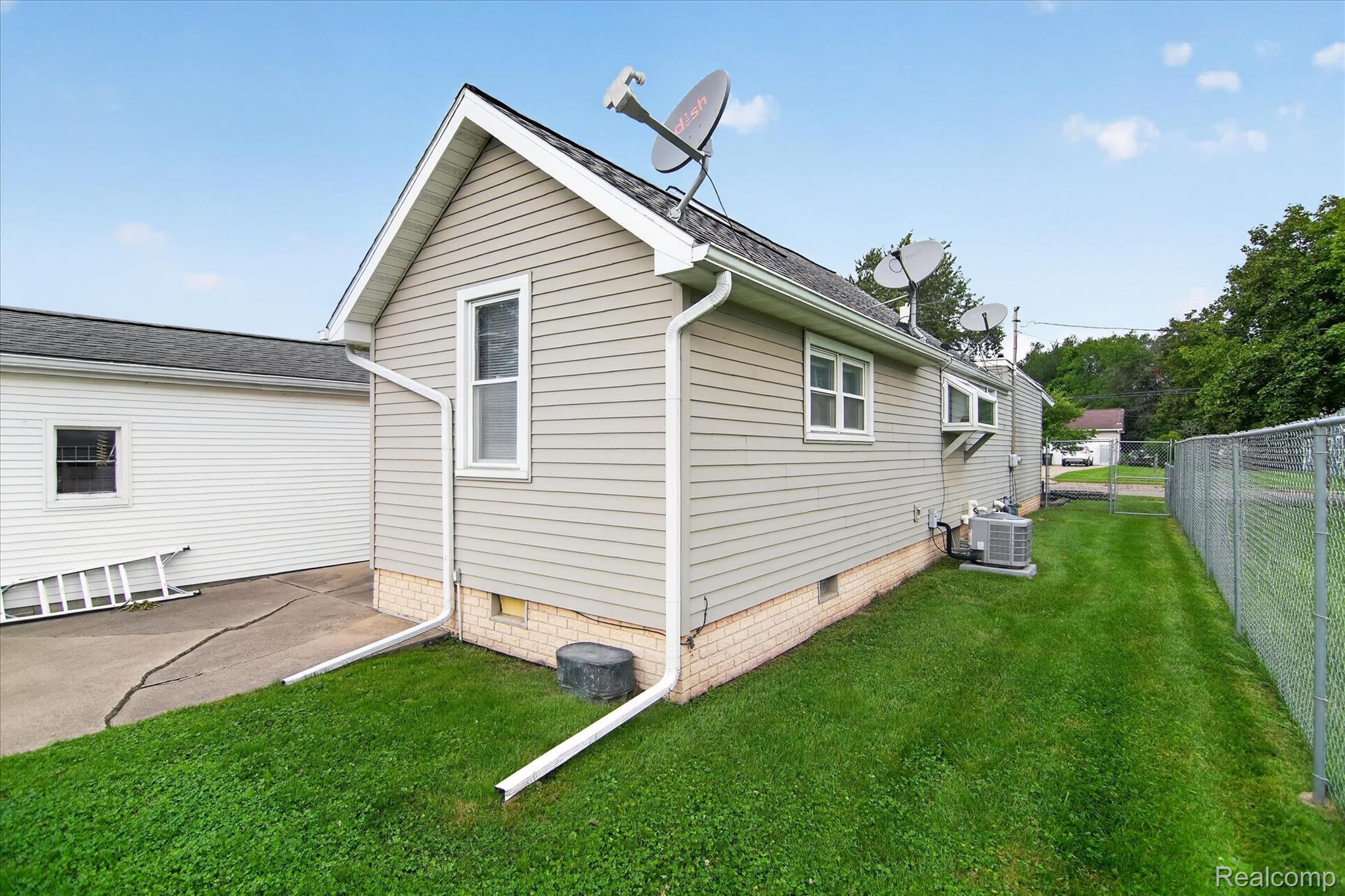 1026 Bristol Street Property Photo 35