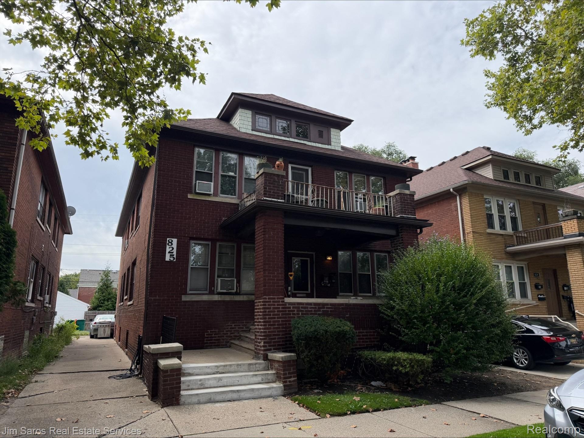 825 Beaconsfield 1N Avenue Property Photo 1