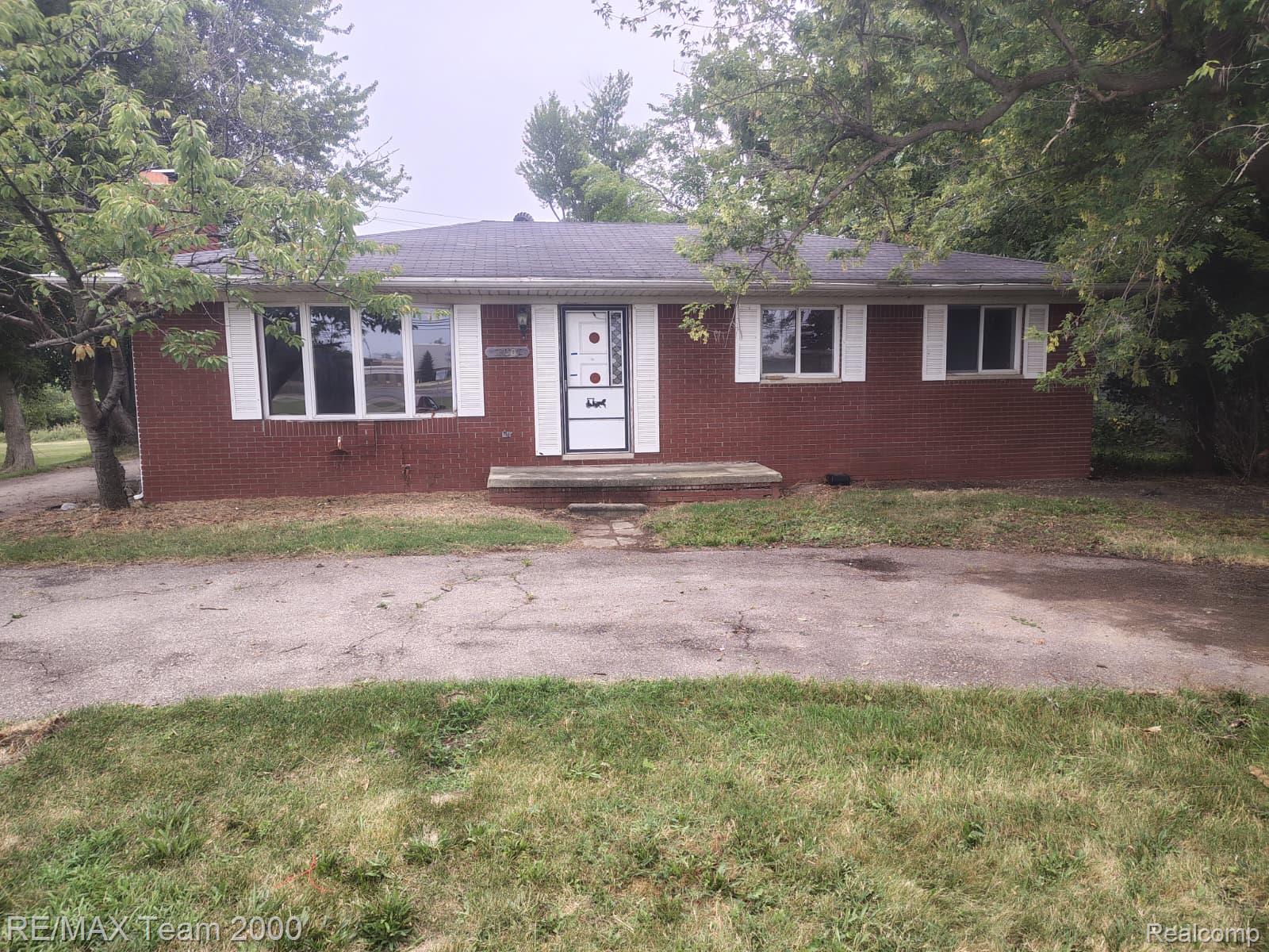 30501 W Jefferson Avenue Property Photo 1