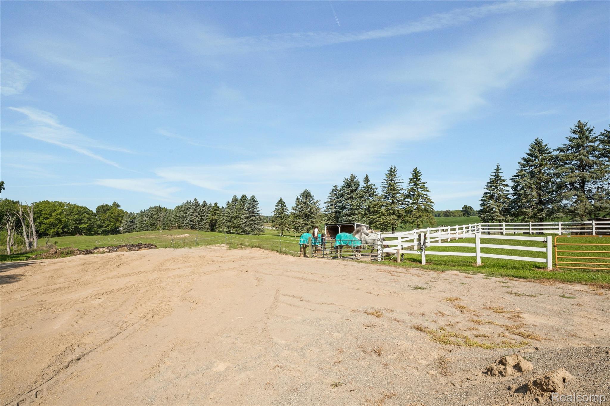 5737 Clinton Macon Road Property Photo 30