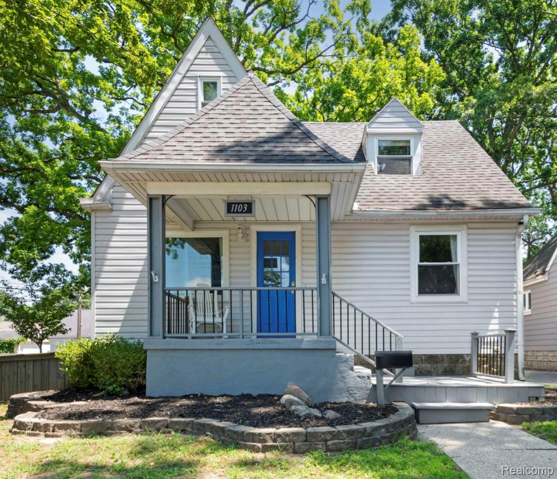 1103 Hoffman Avenue Property Photo 1