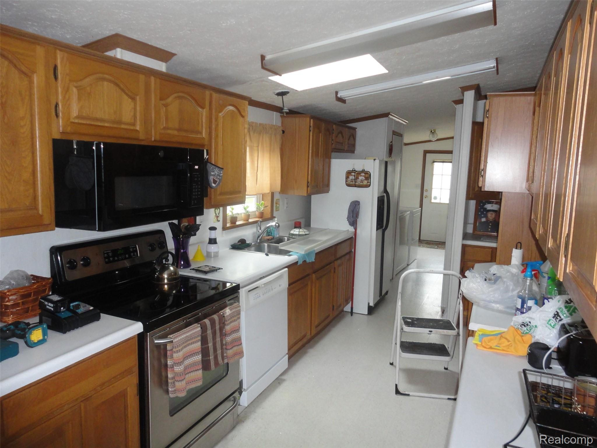 25182 Frontier Circle Property Photo 5