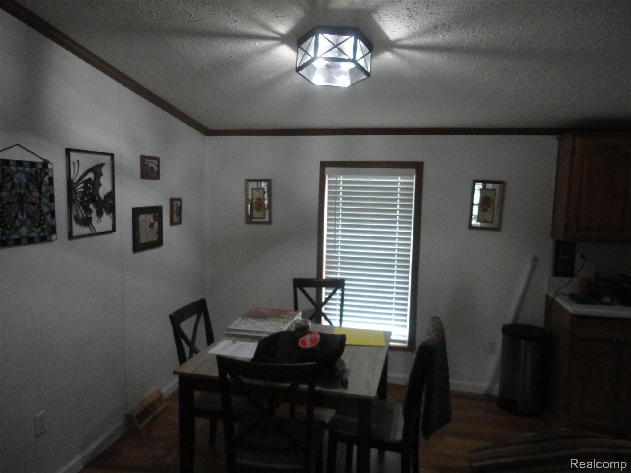 25182 Frontier Circle Property Photo 6