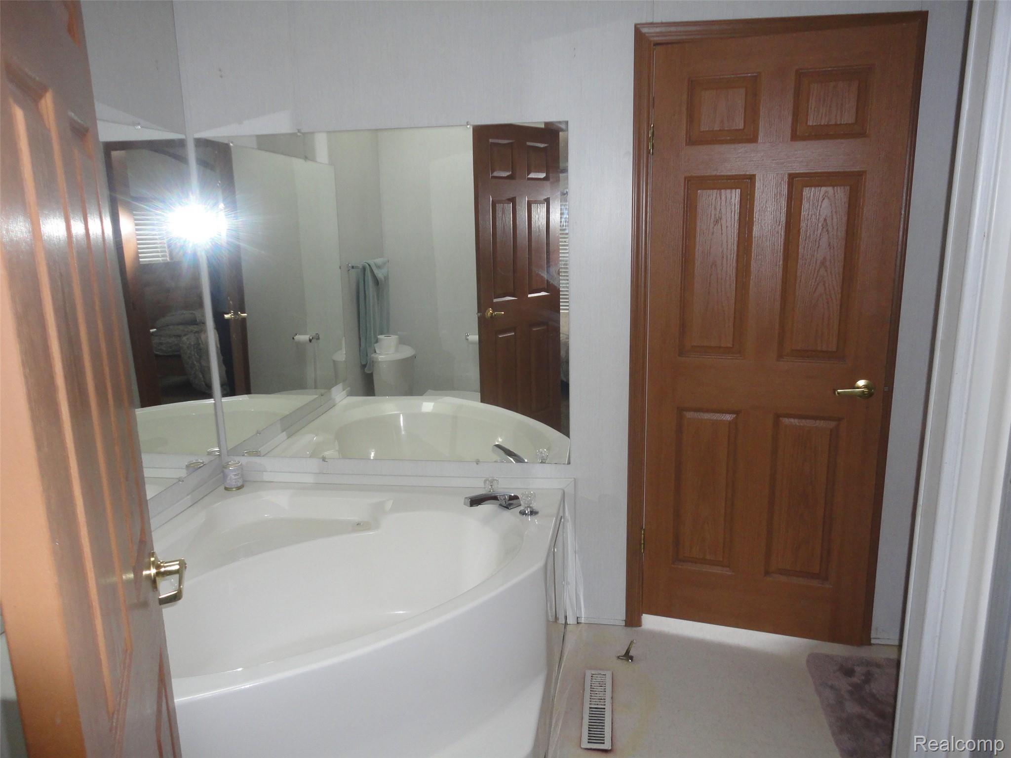 25182 Frontier Circle Property Photo 10