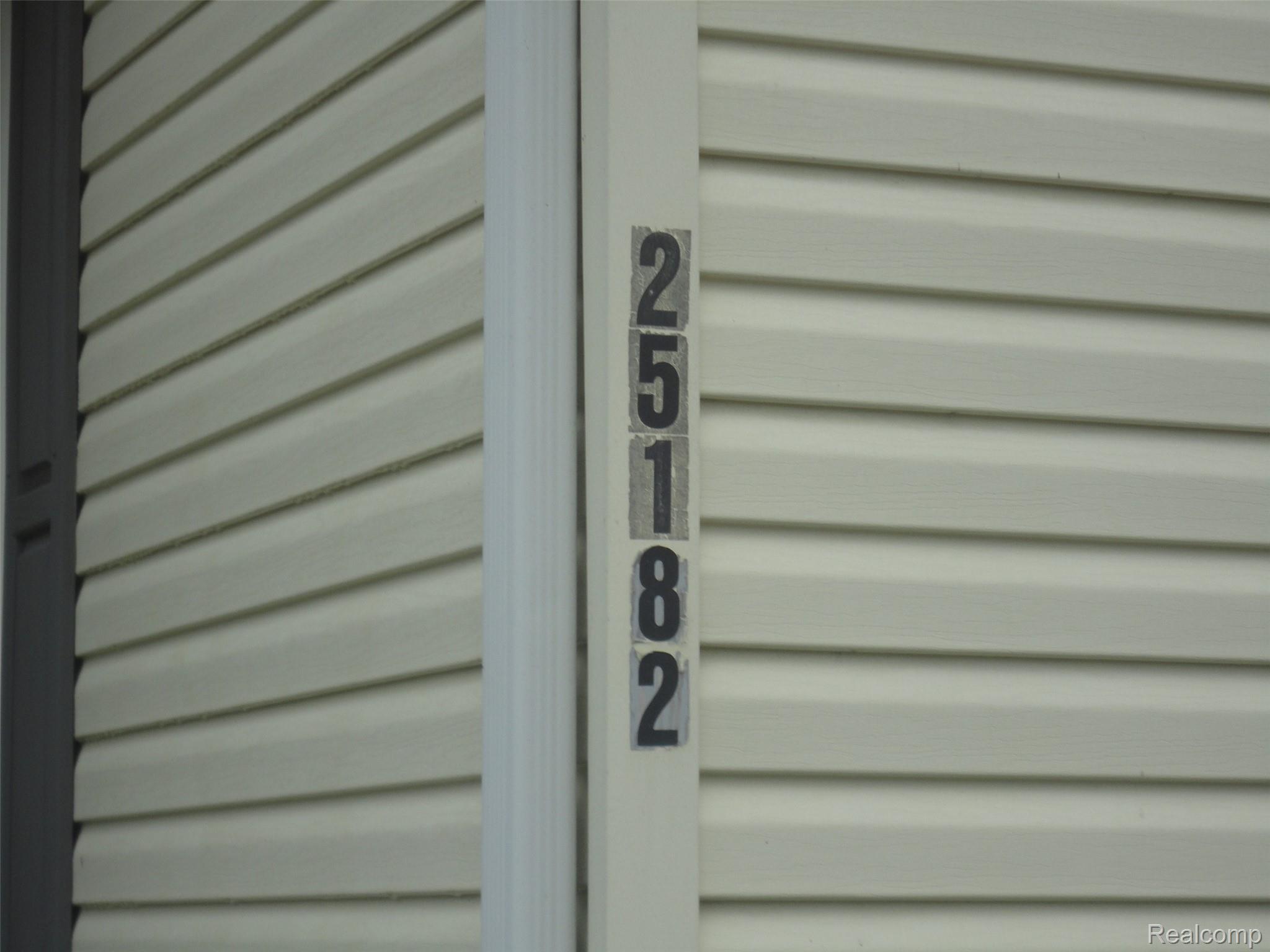 25182 Frontier Circle Property Photo 14