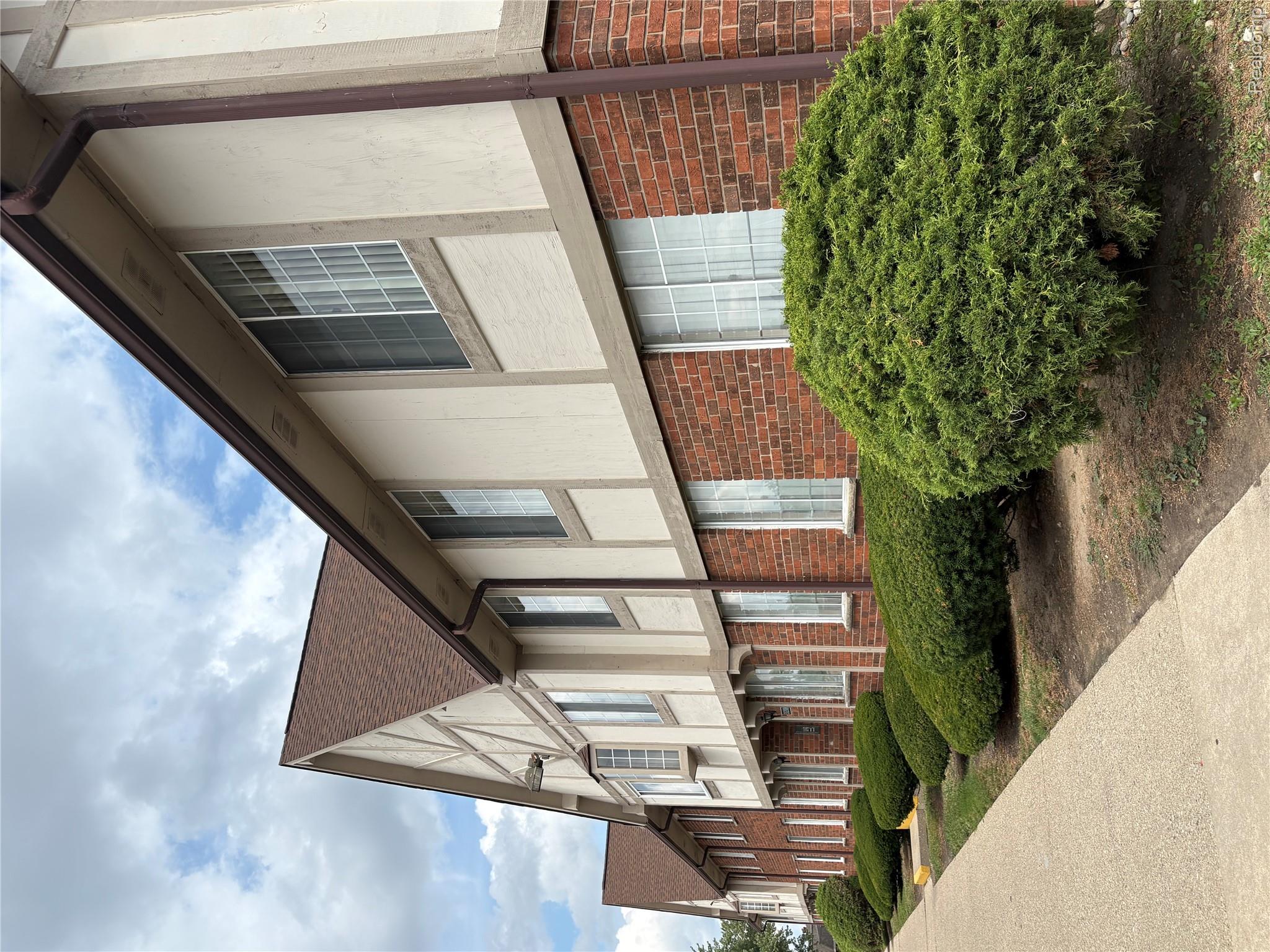 30200 Southfield Road Property Photo 1