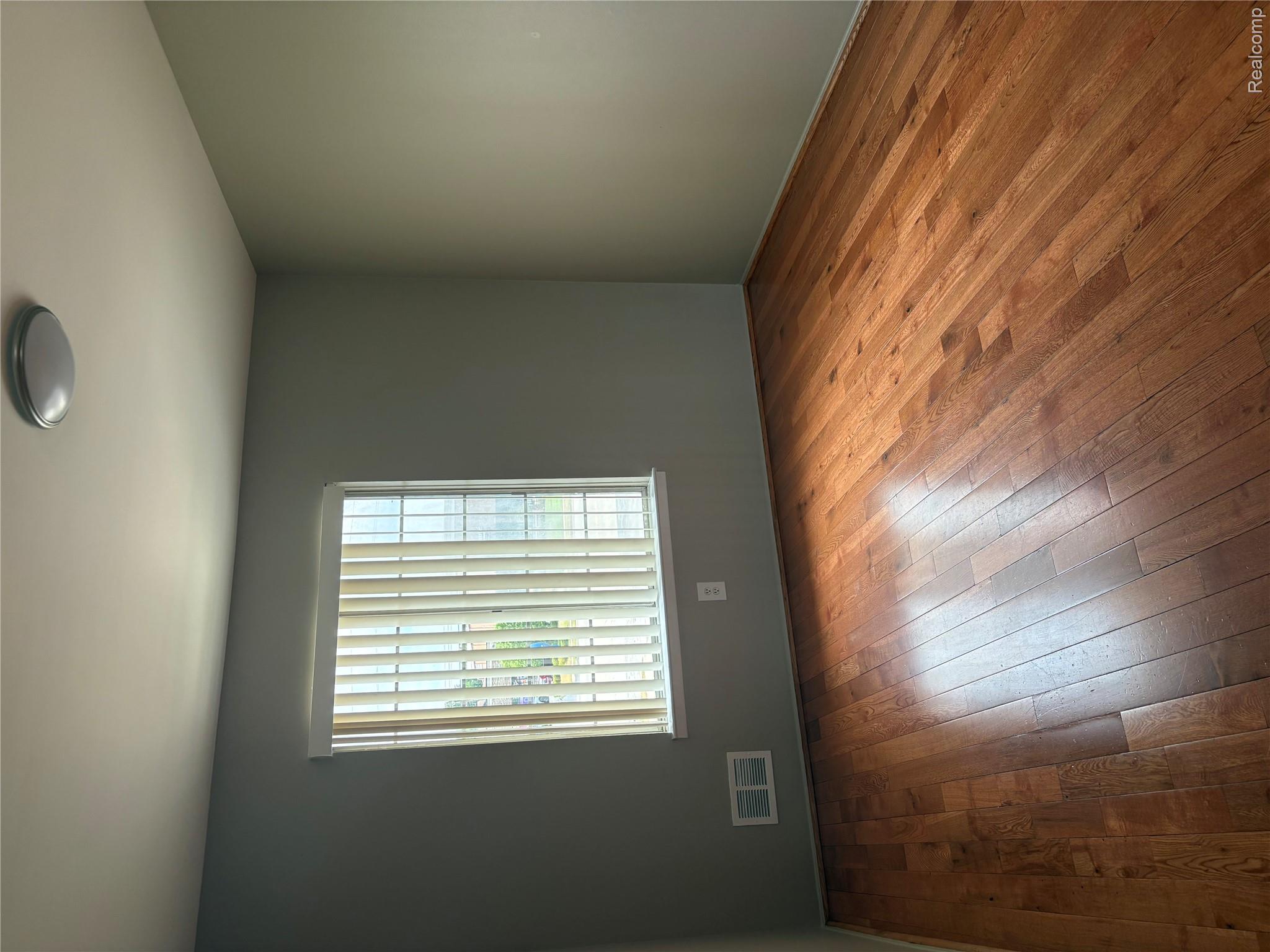 30200 Southfield Road Property Photo 6