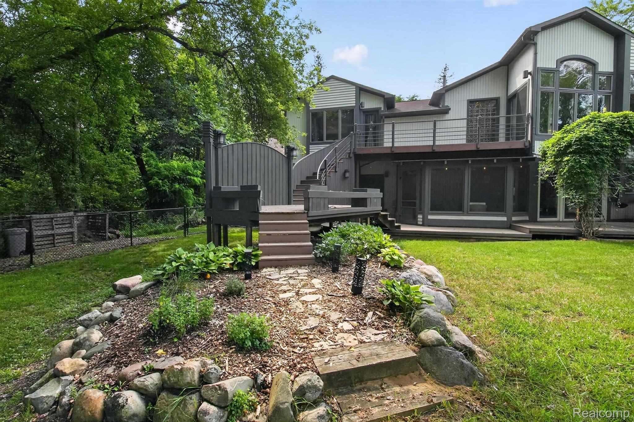 9319 Faussett Road Property Photo 1