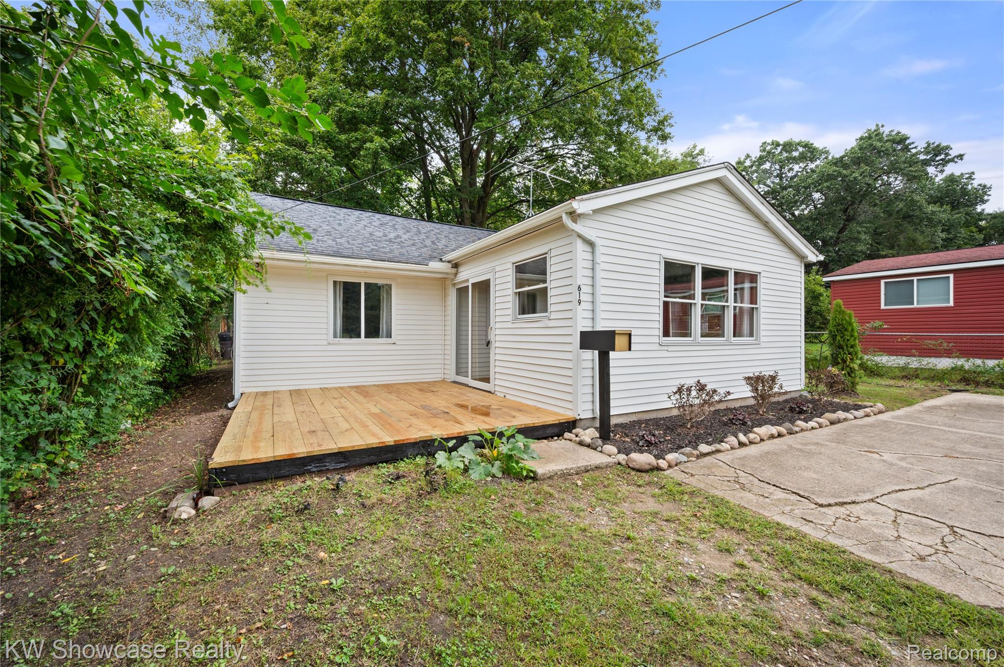 619 Elizabeth Street Property Photo 1