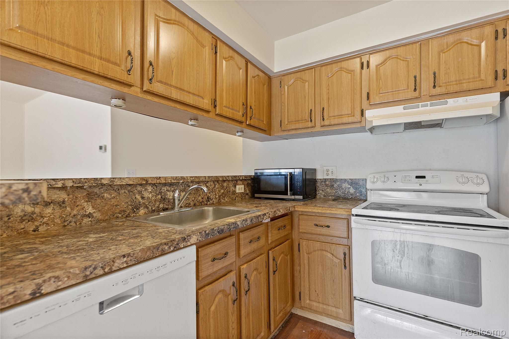 14200 Ivanhoe Drive 159 Property Photo 6