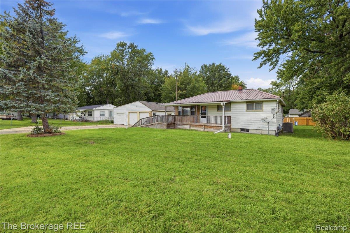 11973 E Brooks Road Property Photo 3