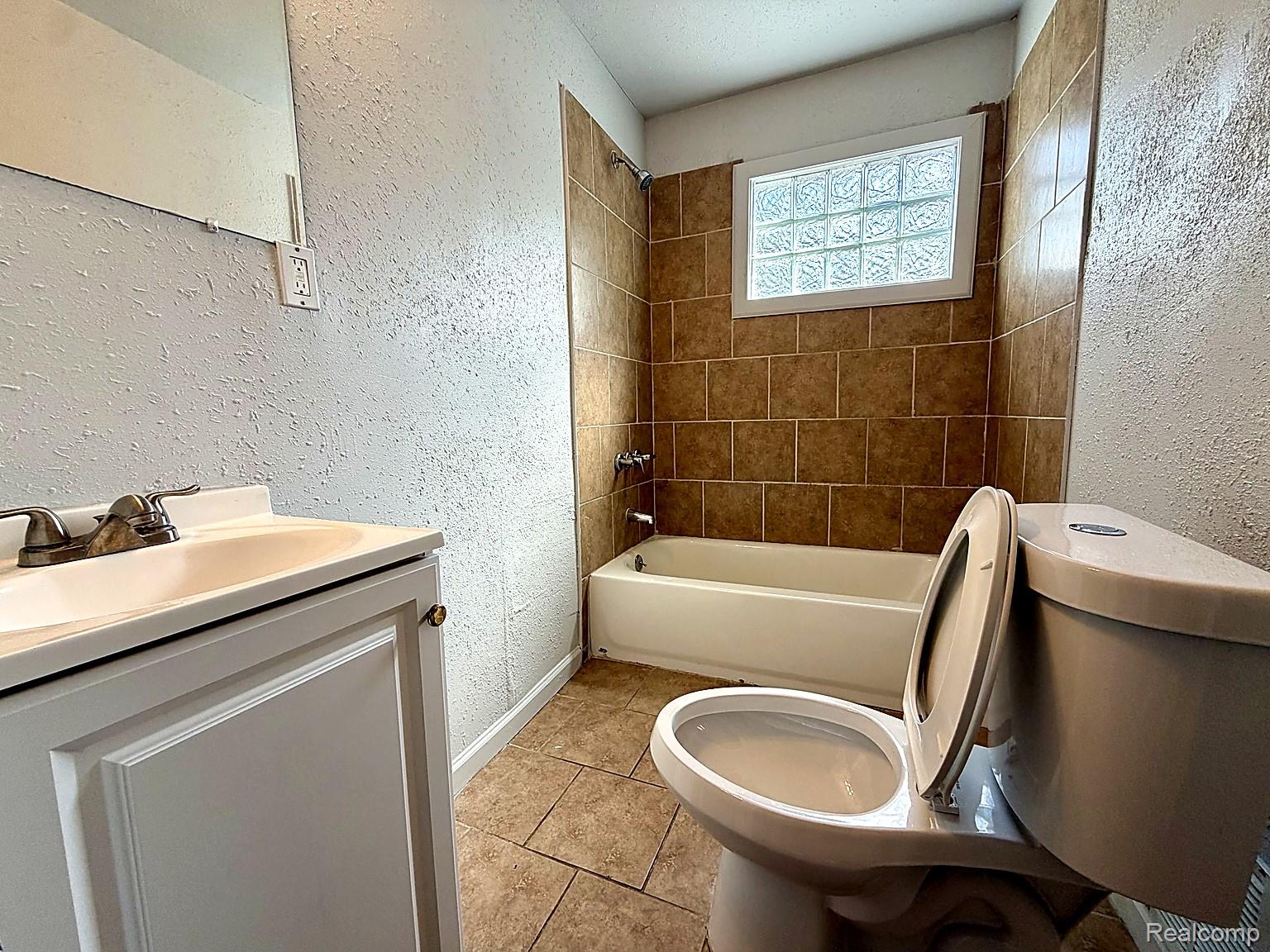 7200 Edgeton Street Property Photo 9