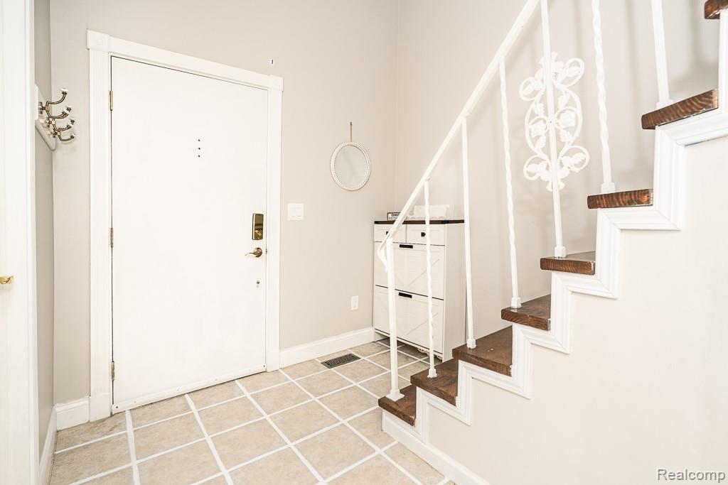 104 Manor Way Property Photo 5