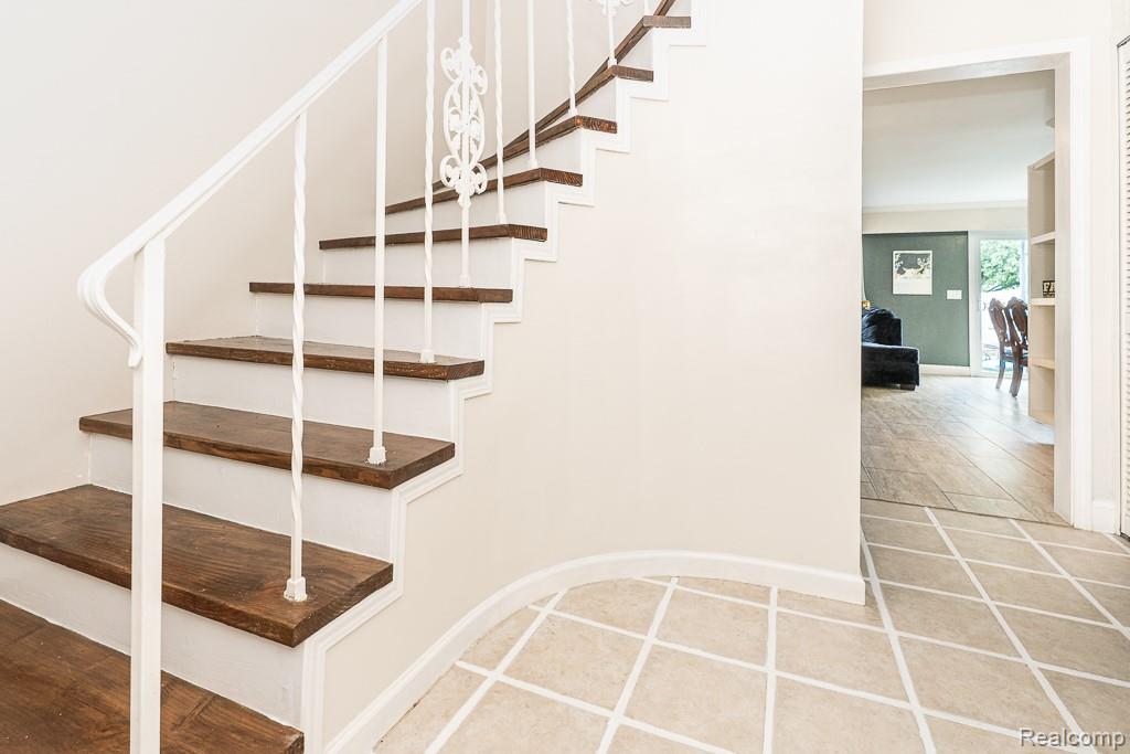 104 Manor Way Property Photo 6
