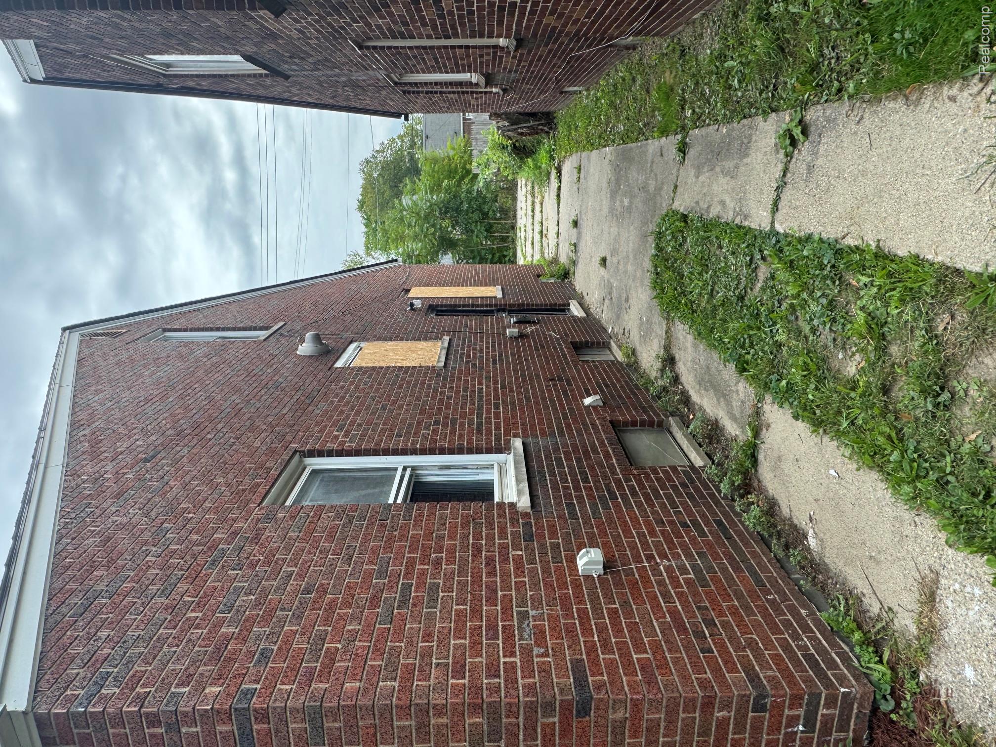 9816 Balfour Road Property Photo 2