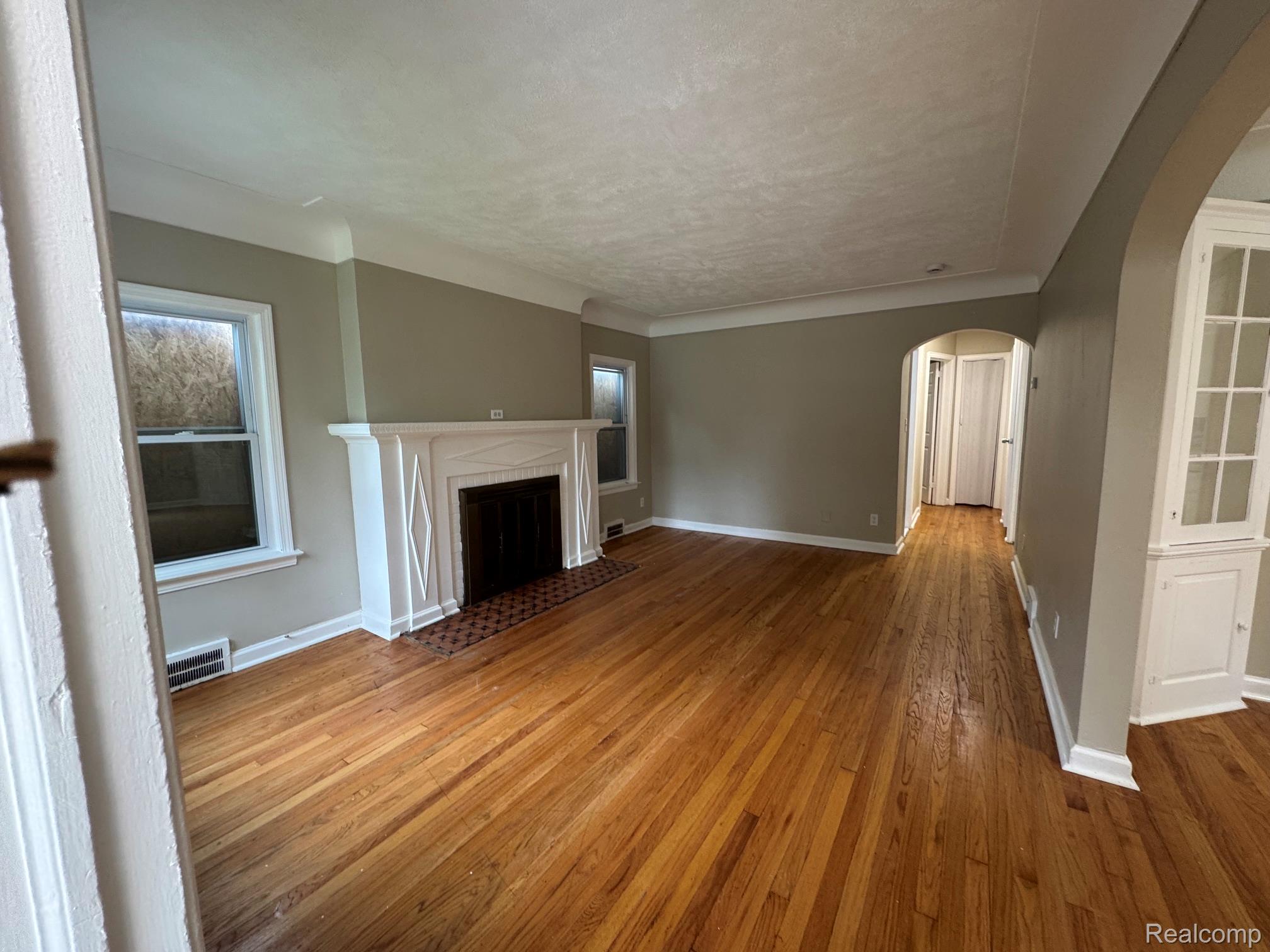 9816 Balfour Road Property Photo 4